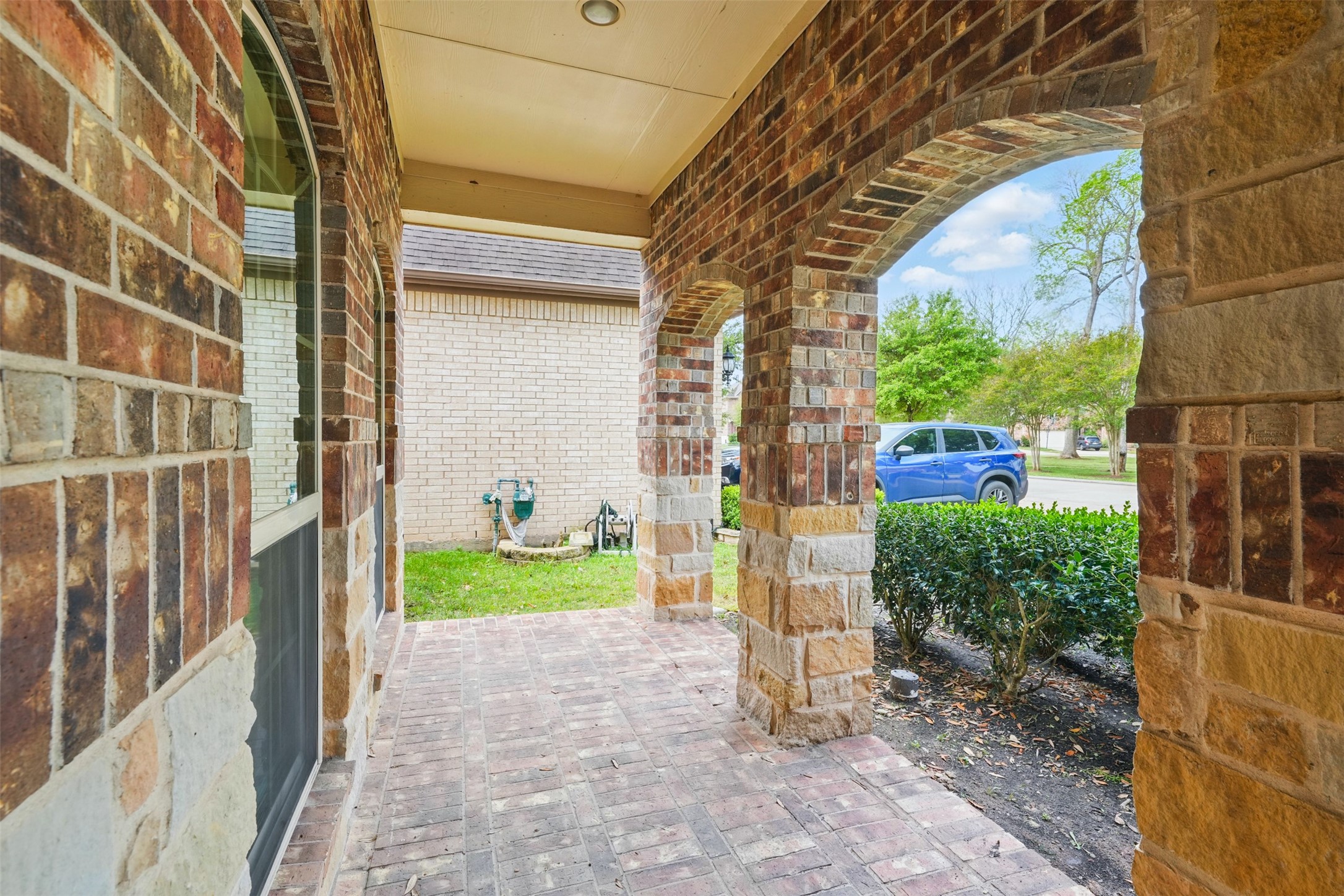 4927 Blackwater Lane Property Photo 5