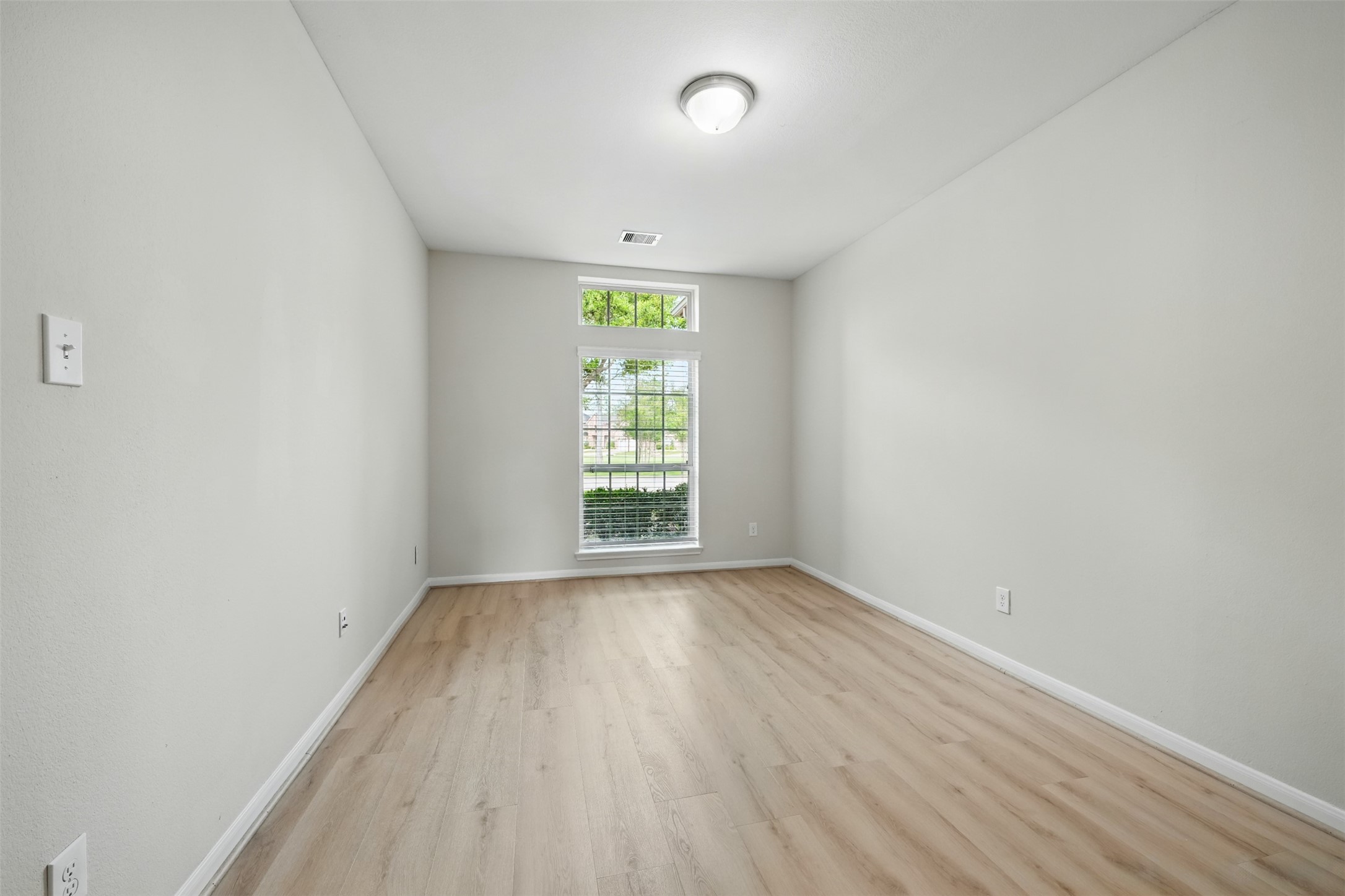 4927 Blackwater Lane Property Photo 10