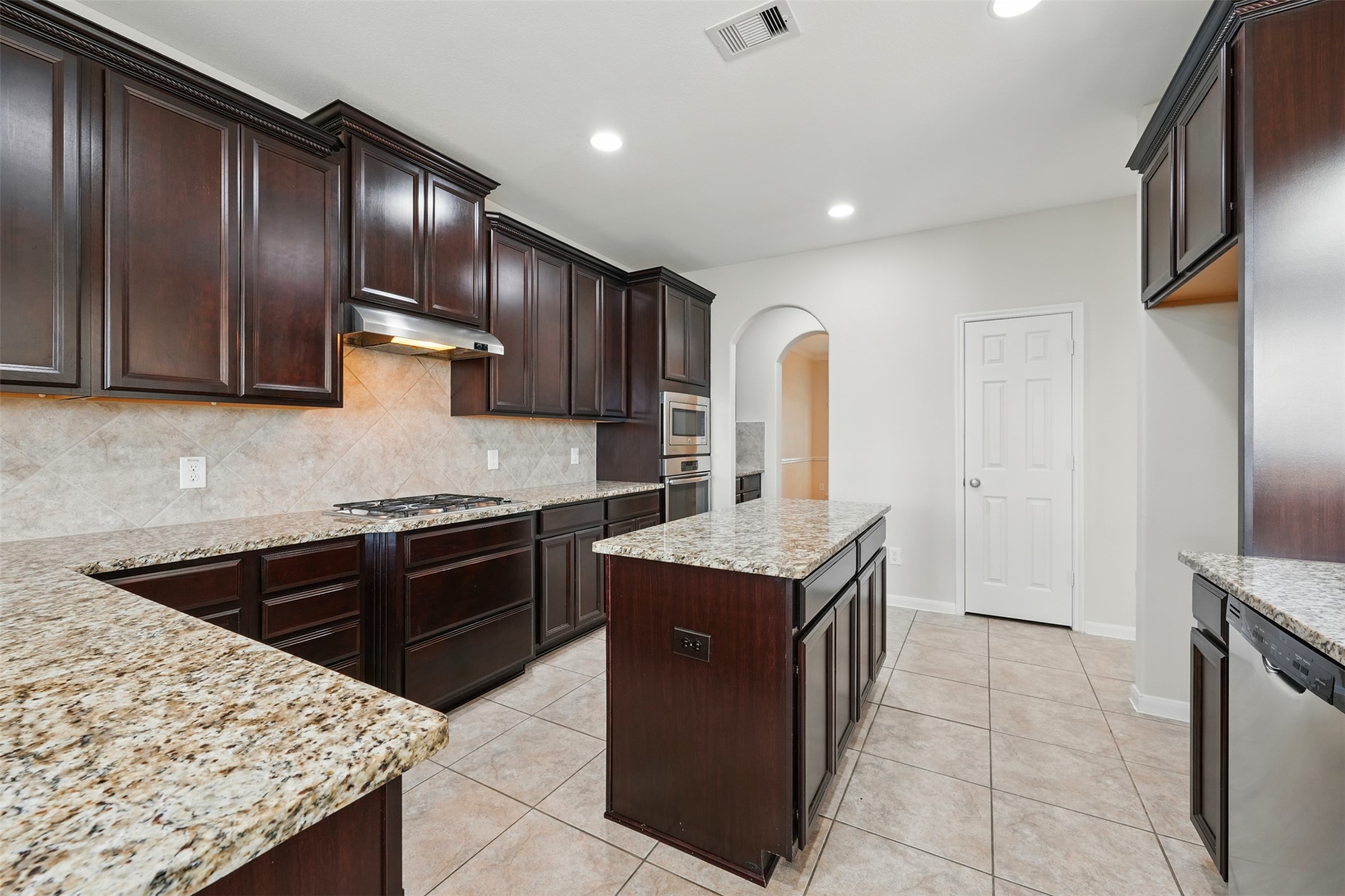 4927 Blackwater Lane Property Photo 15