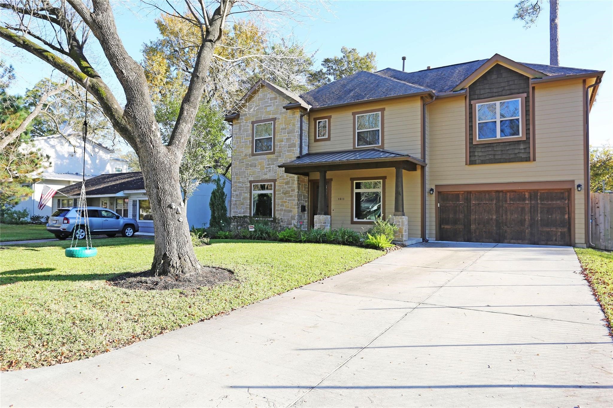 1611 Wakefield Drive Property Photo 1