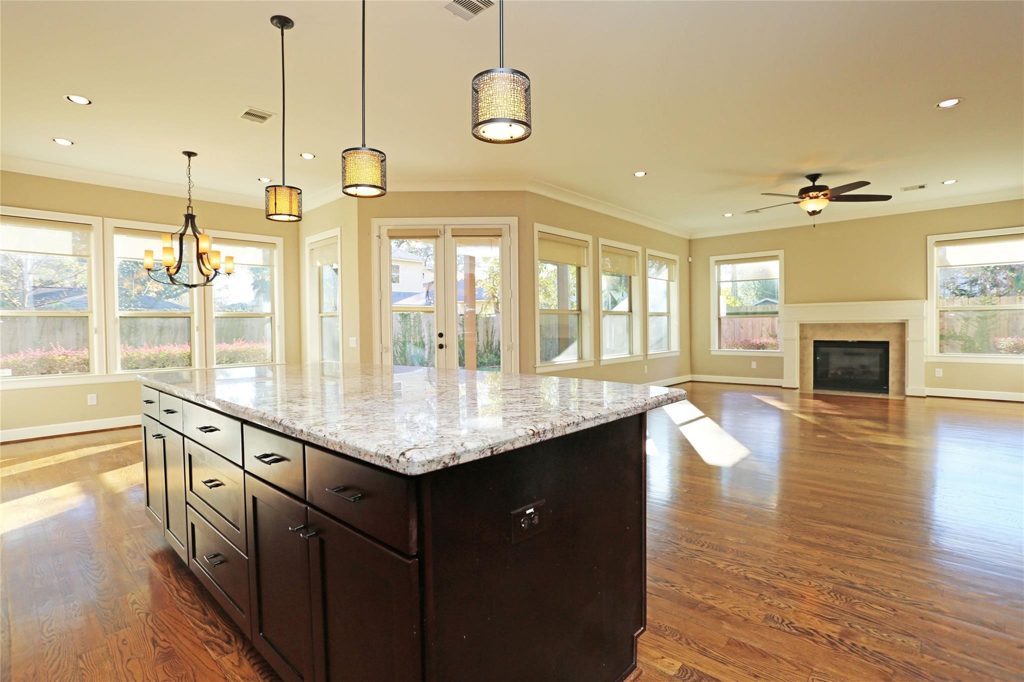 1611 Wakefield Drive Property Photo 2
