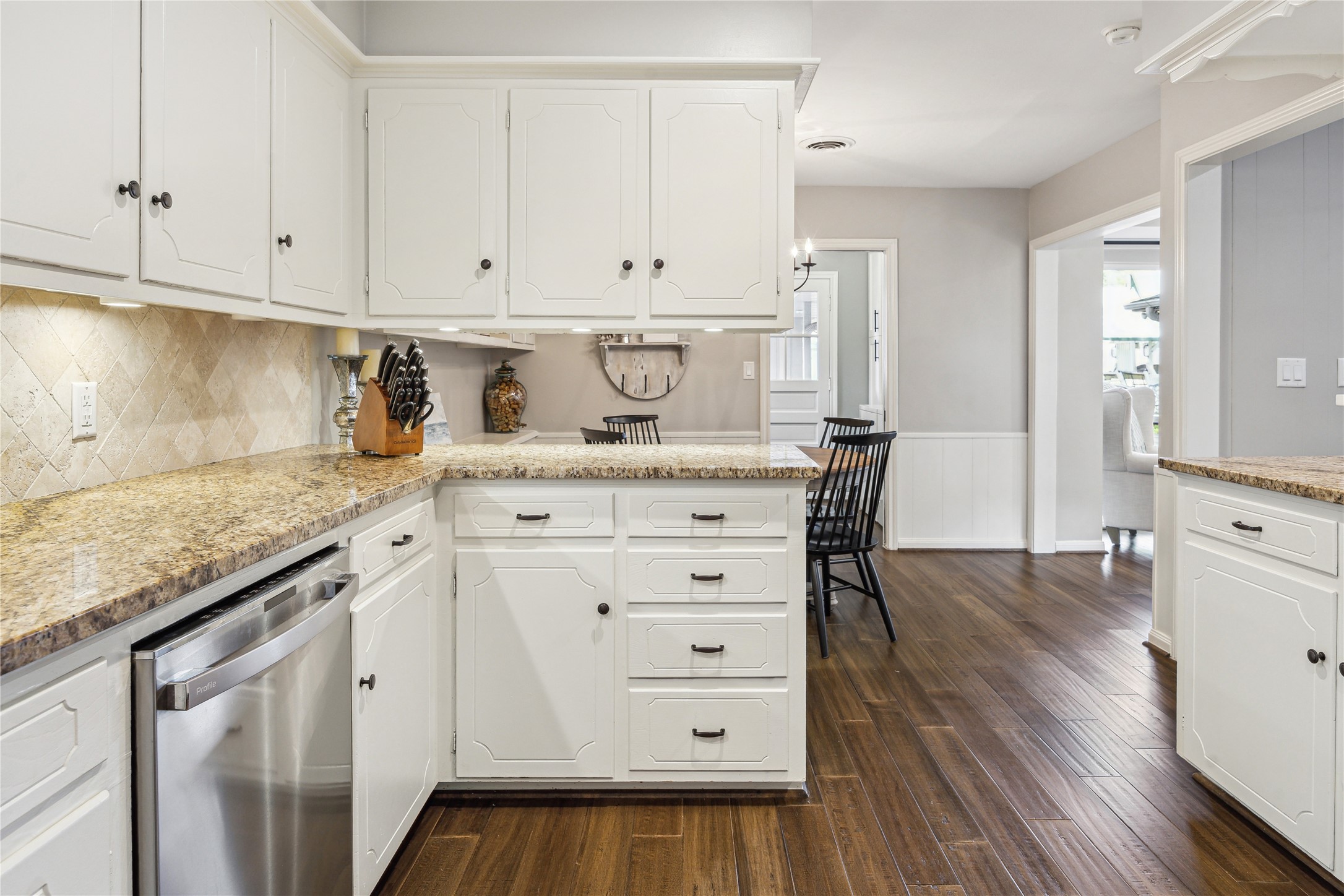 10714 Piping Rock Lane Property Photo 18