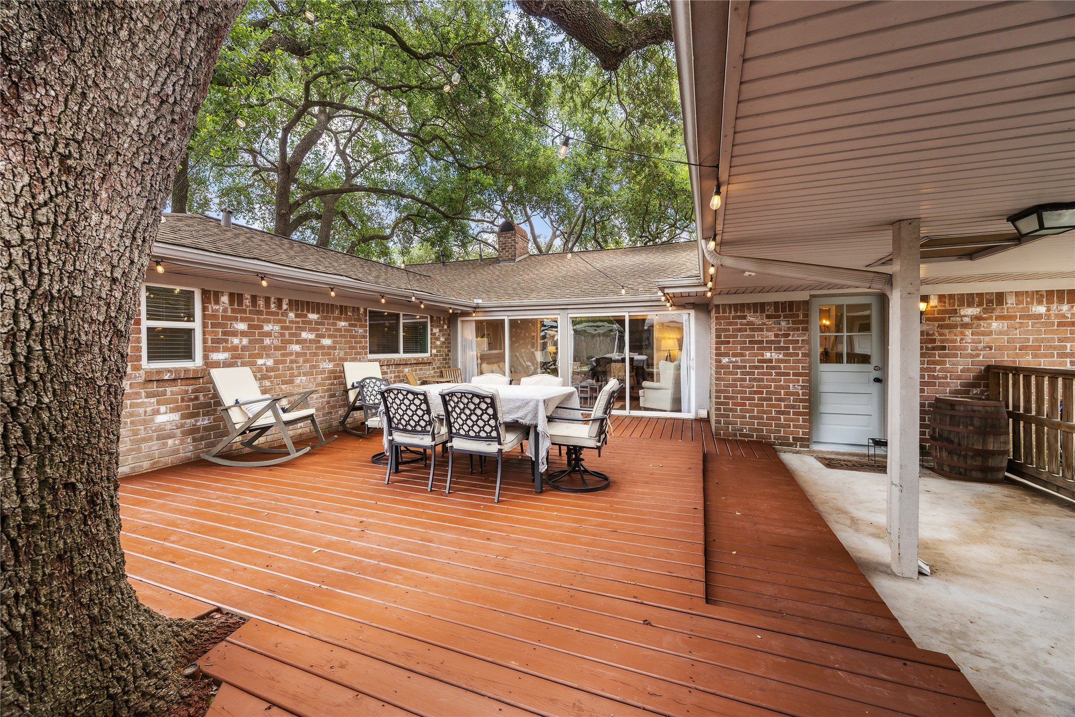 10714 Piping Rock Lane Property Photo 38