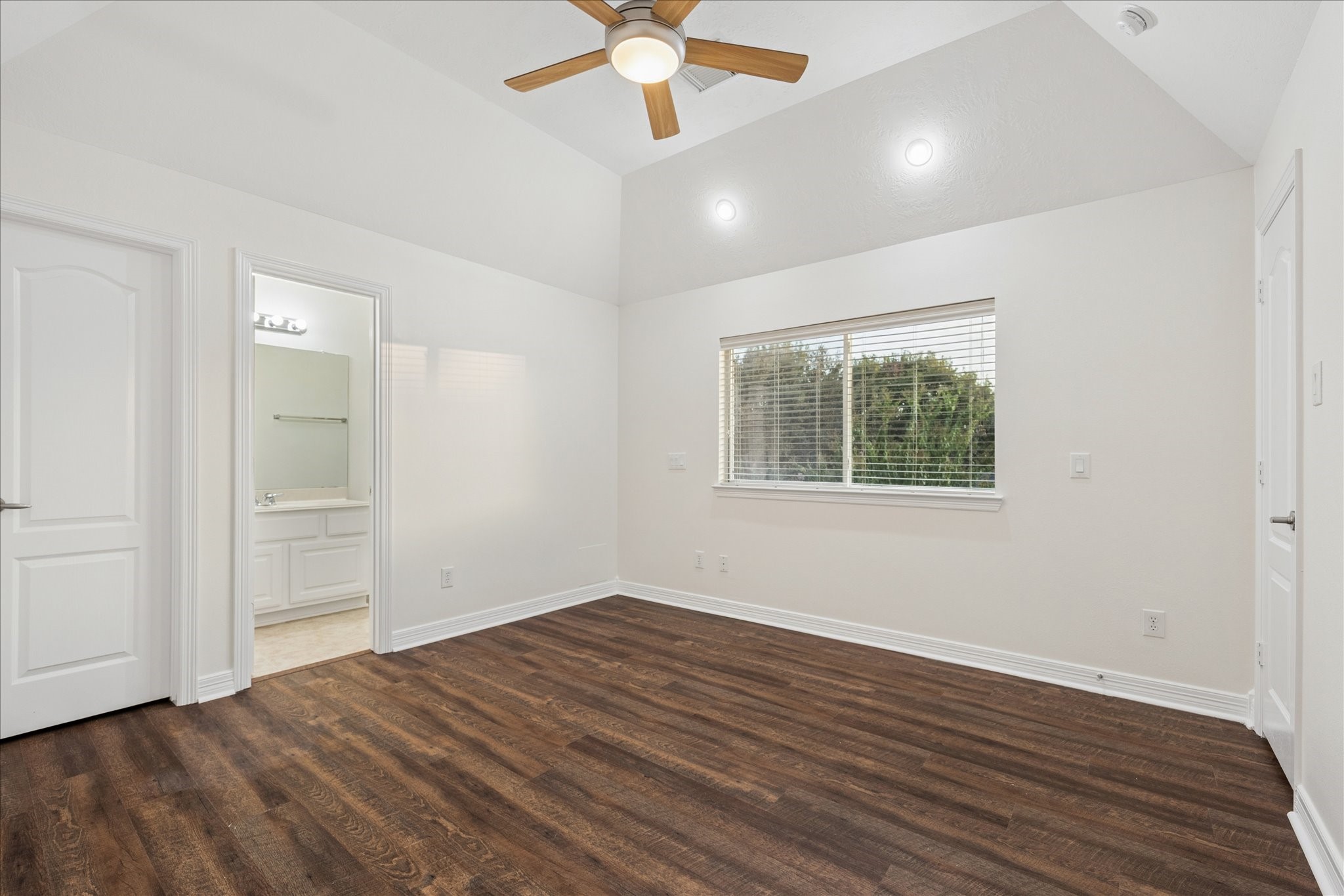 3407 Mystic Port Court Property Photo 25