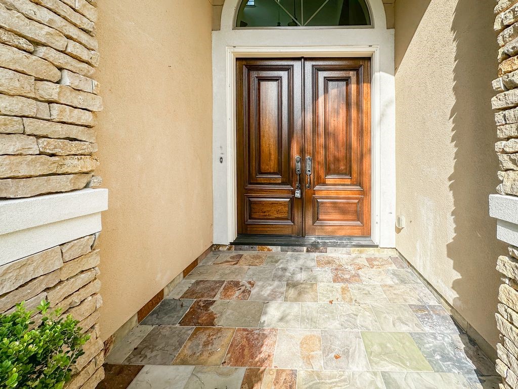 14 Spincaster Dr Property Photo 5