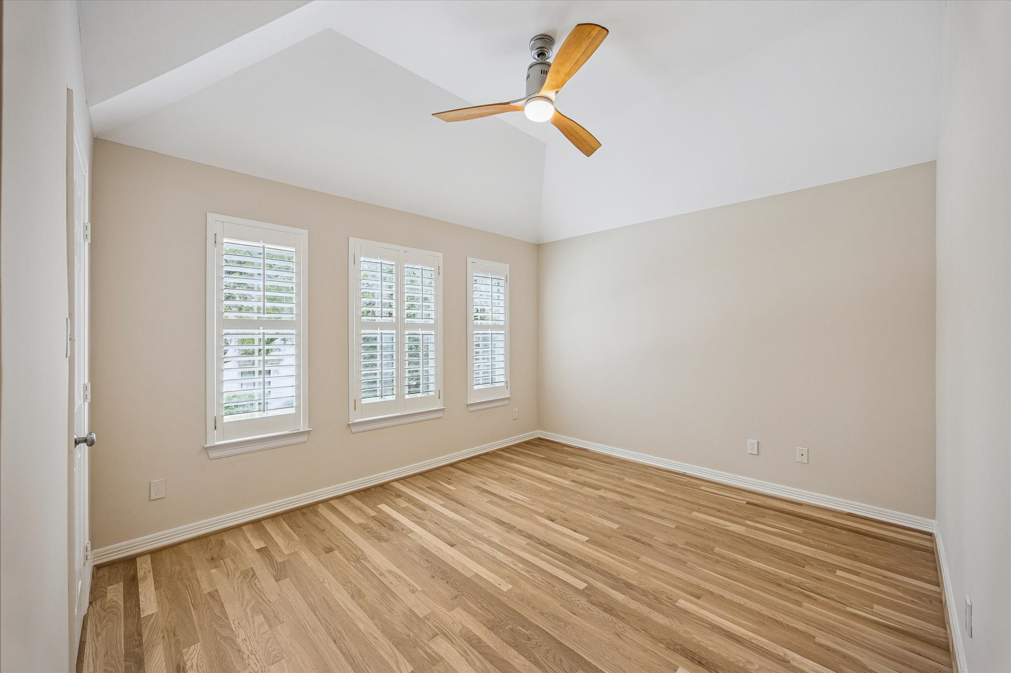 2514 Mcclendon Street Property Photo 41