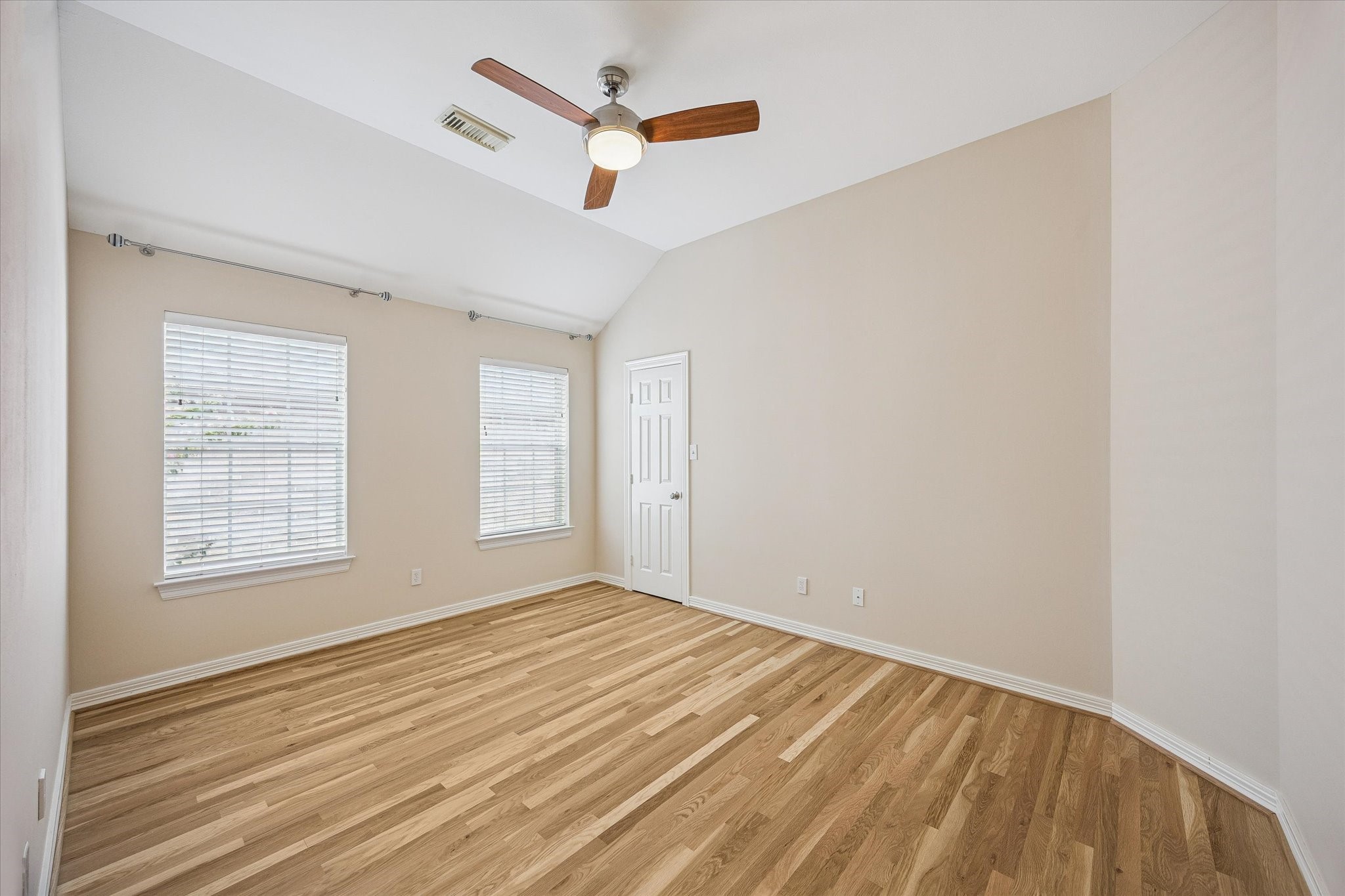 2514 Mcclendon Street Property Photo 43