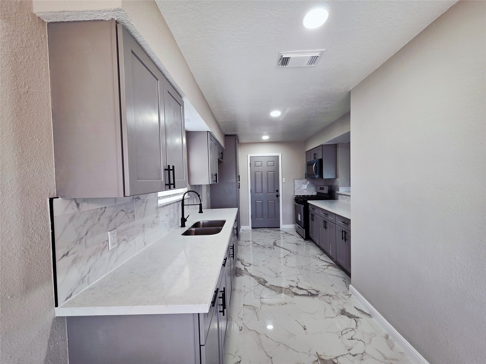 3012 Briar Drive Property Photo 9