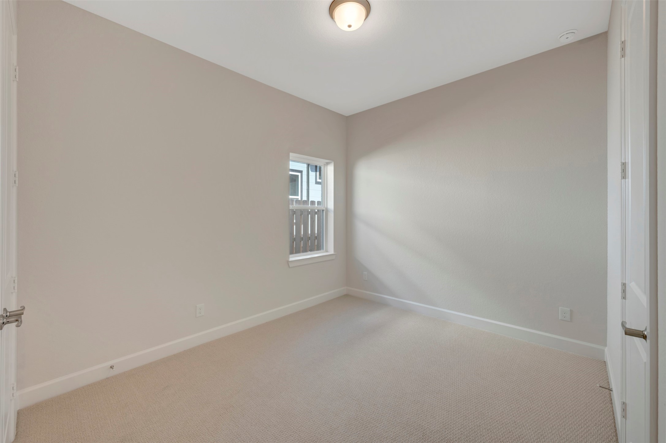 1728 Howler Way Property Photo 9