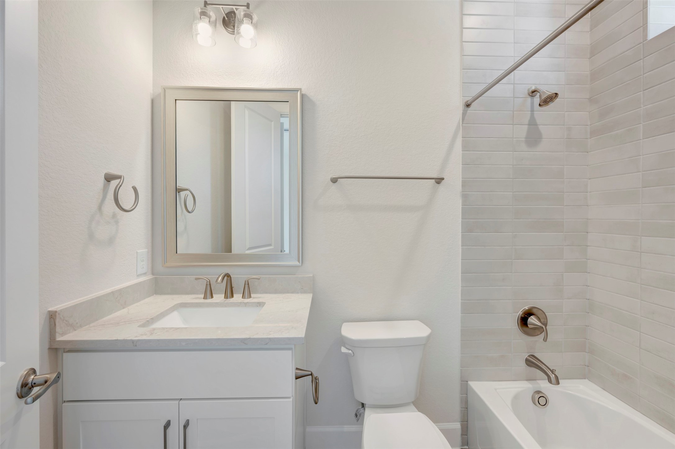 1728 Howler Way Property Photo 14