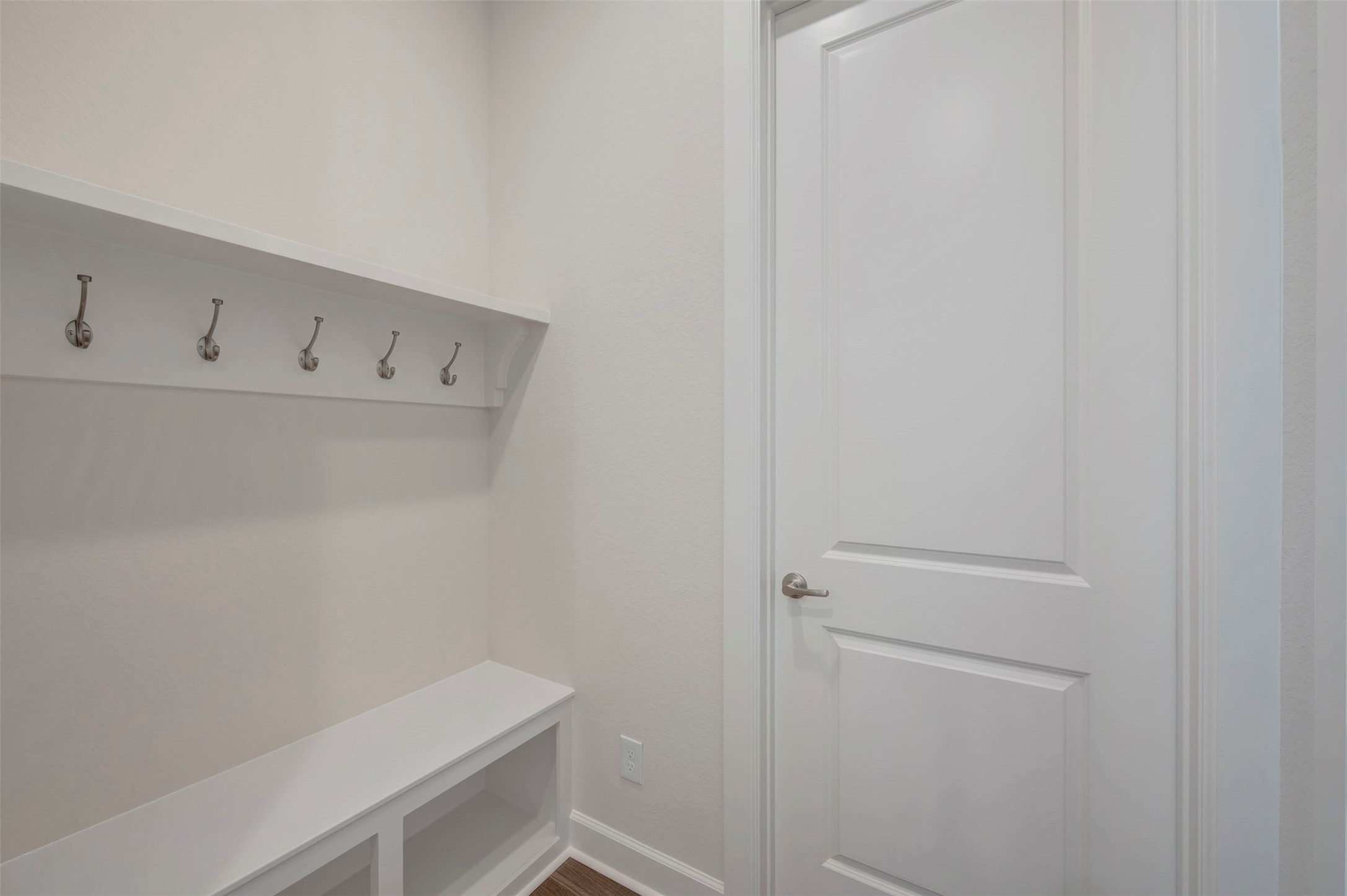 1728 Howler Way Property Photo 16