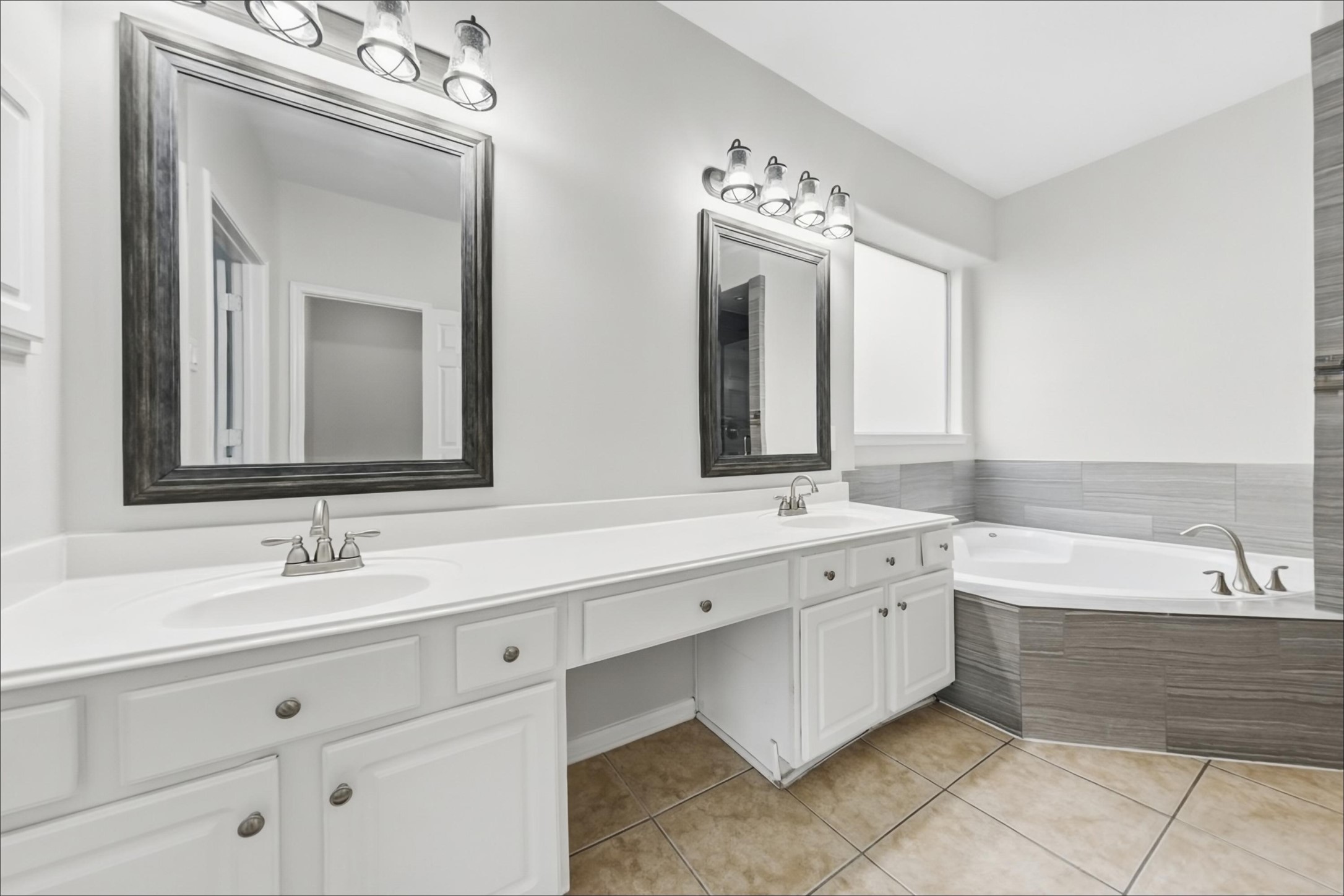 10803 Lake Riata Lane Property Photo 12