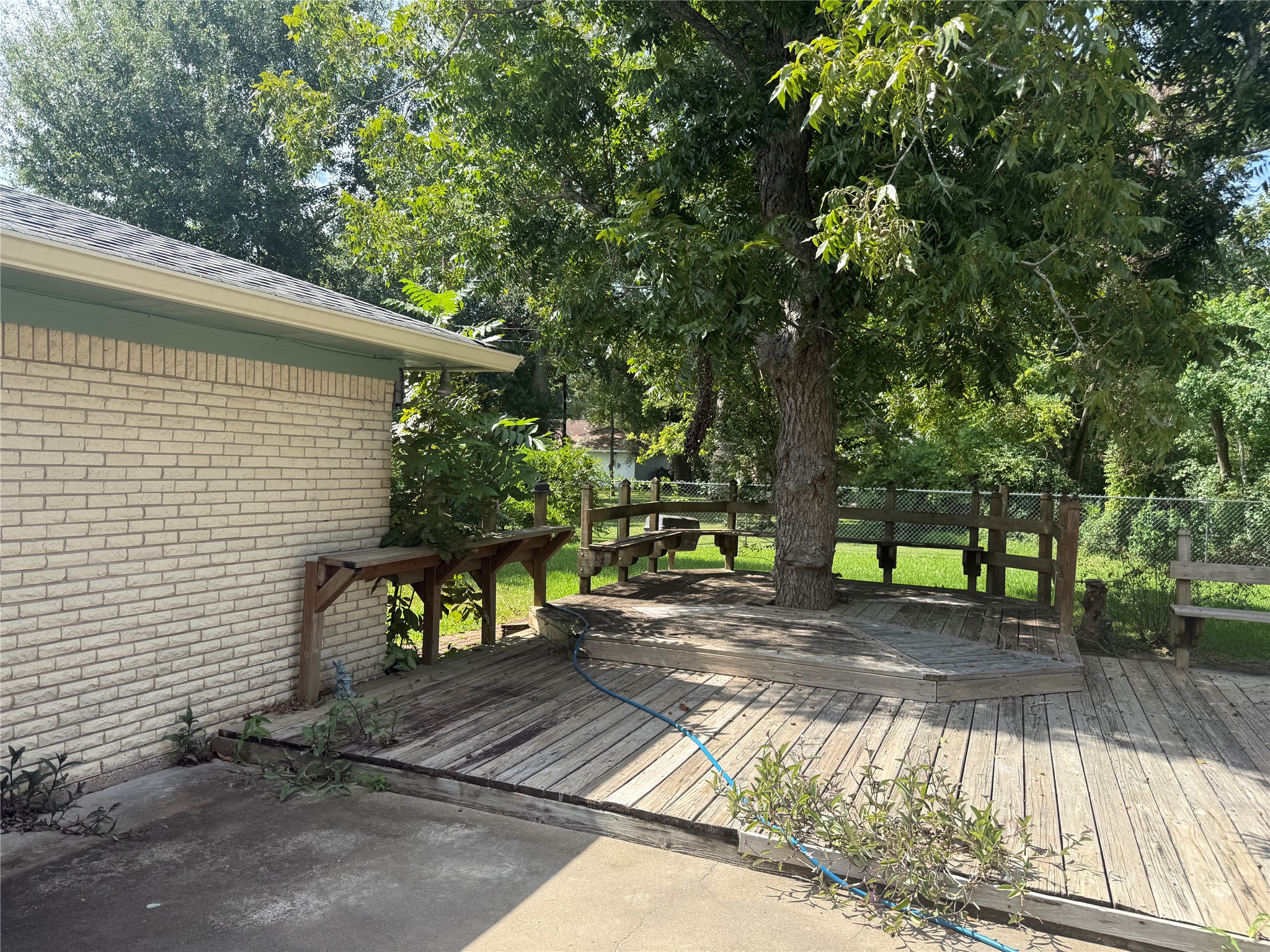 309 Linden Lane Property Photo 3