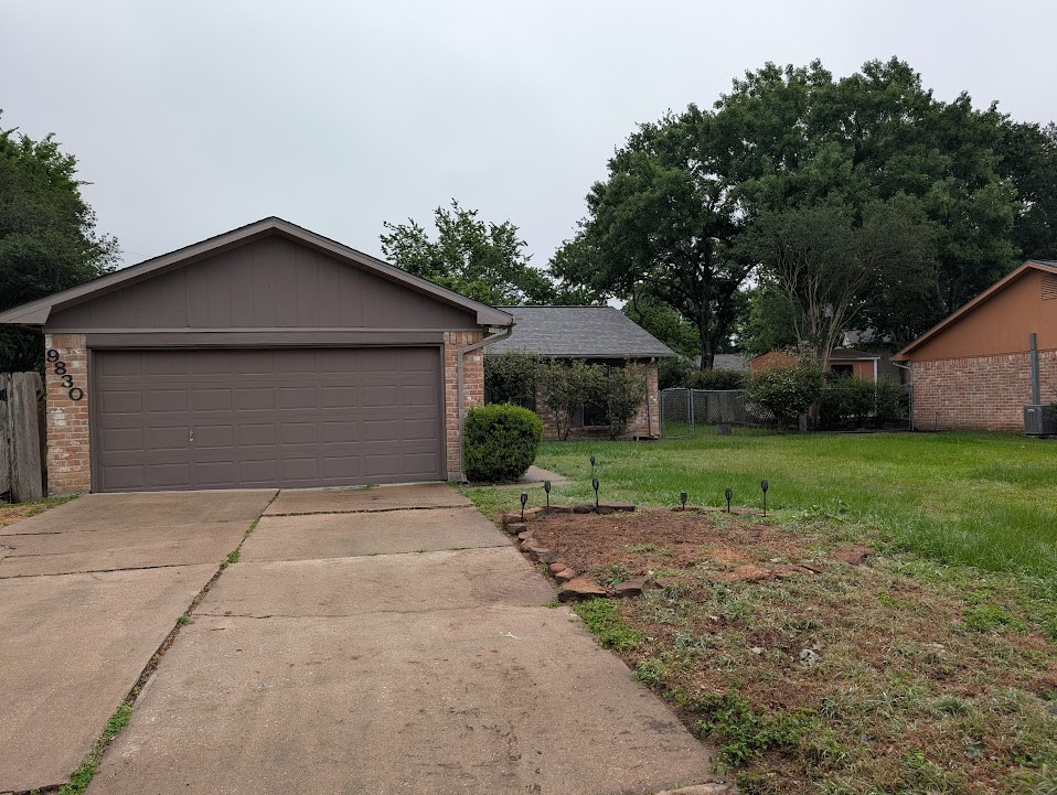 9830 Thistle Trail Drive Property Photo 2