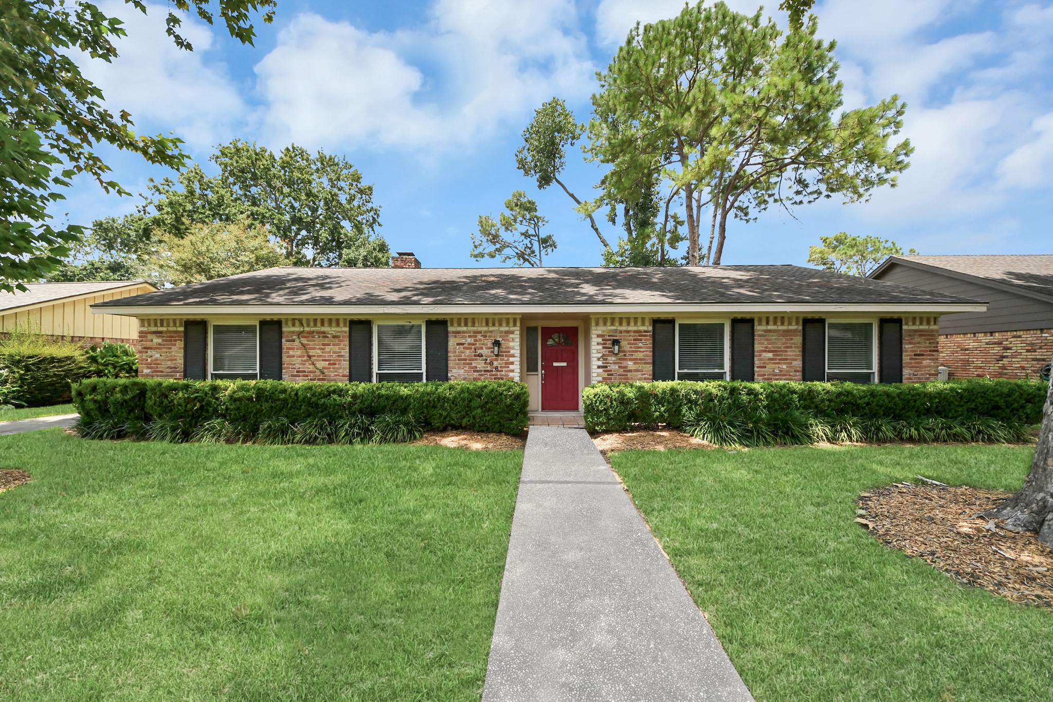 10706 Inwood Drive Property Photo 4