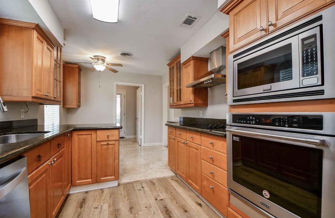 10706 Inwood Drive Property Photo 15