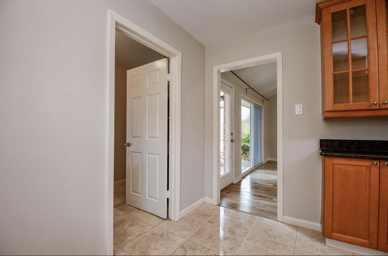 10706 Inwood Drive Property Photo 17
