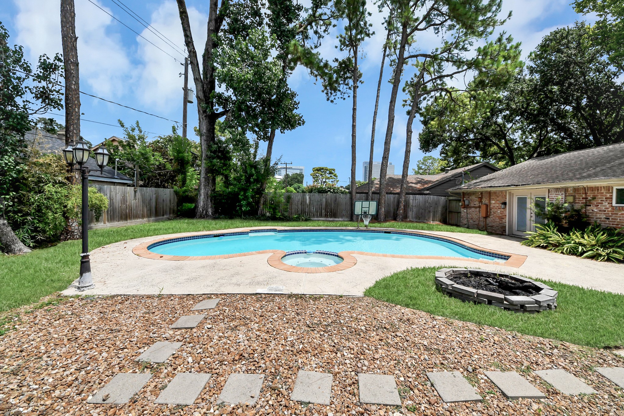 10706 Inwood Drive Property Photo 31