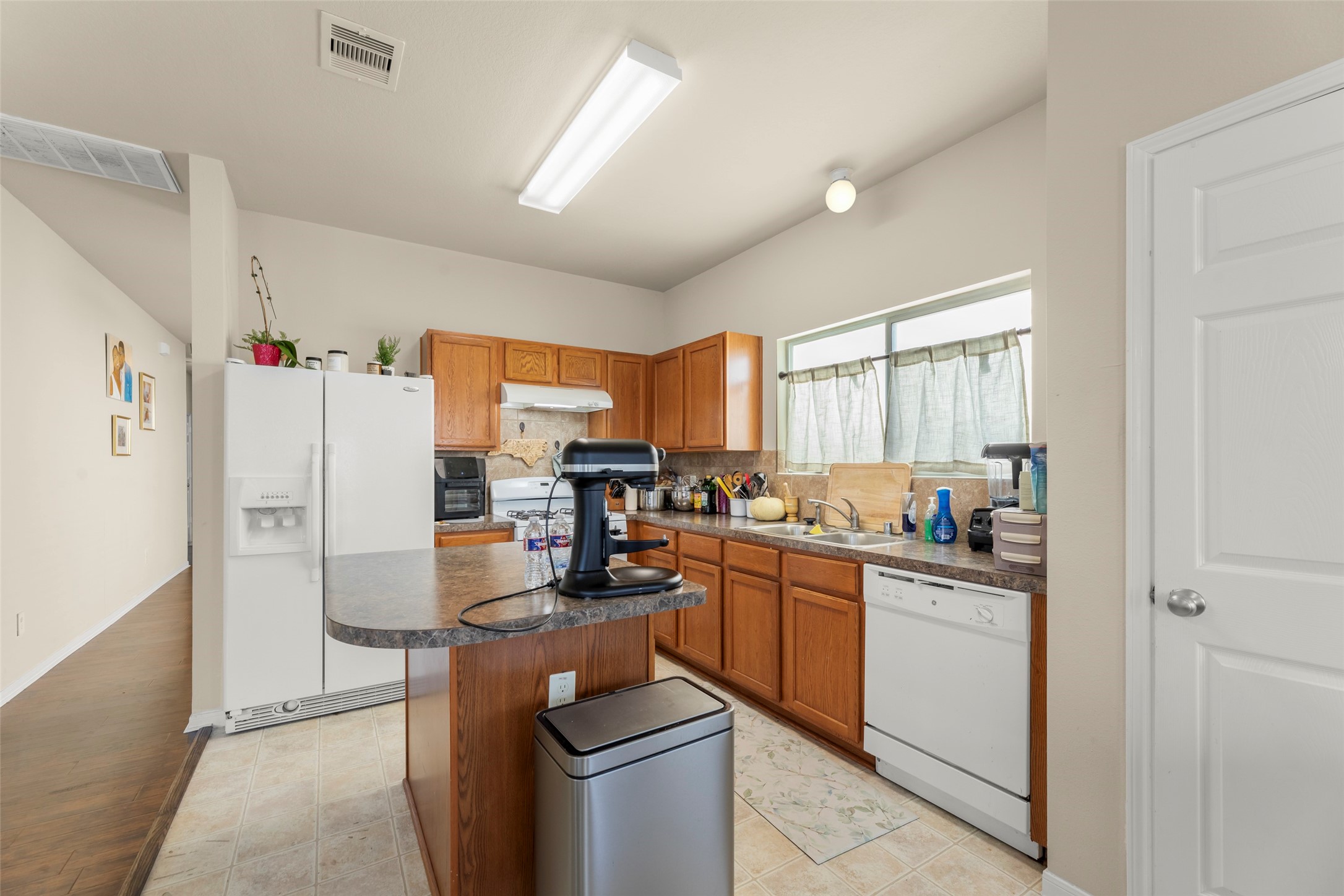 20527 Providence Point Drive Property Photo 7