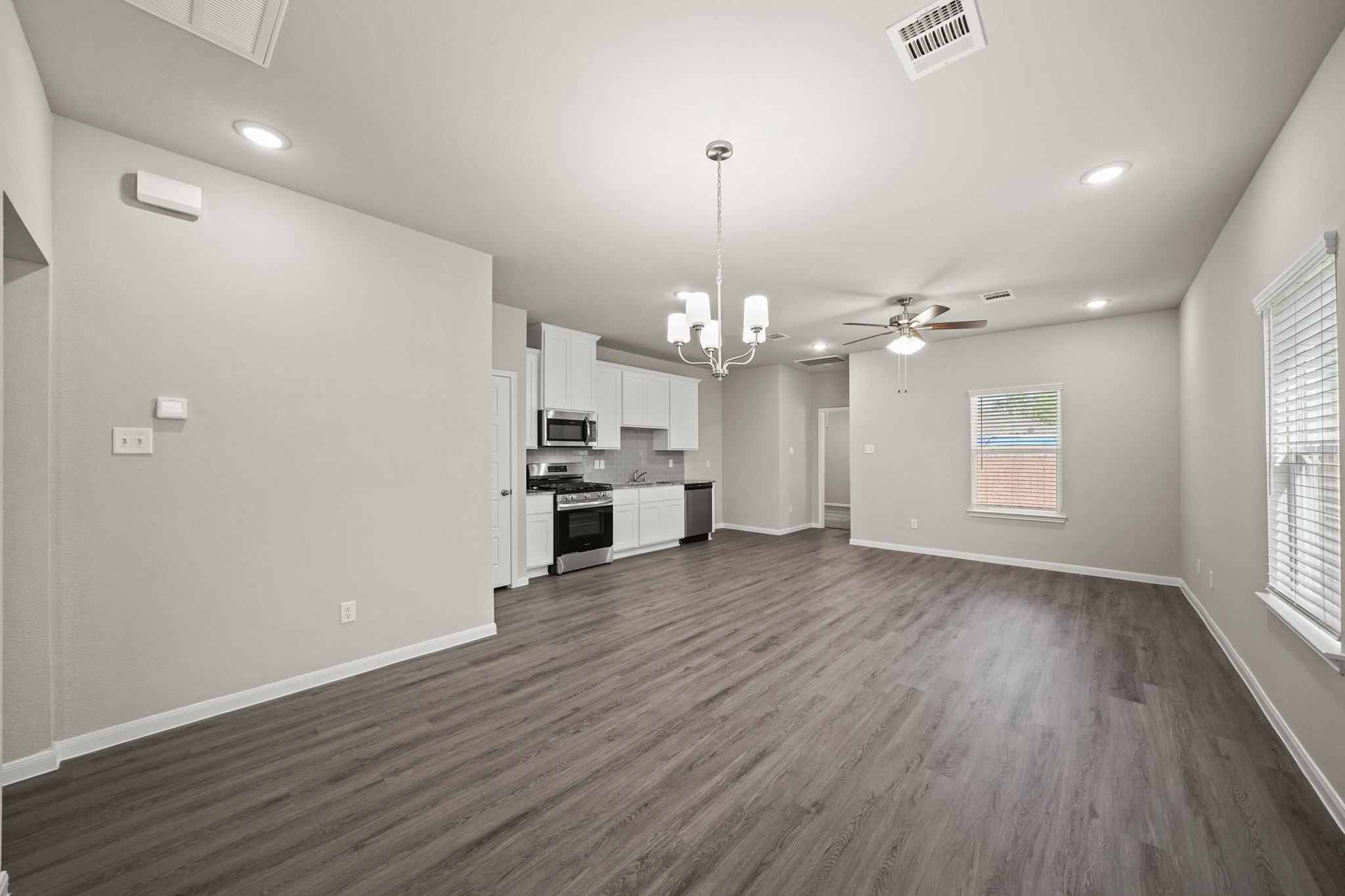 15013 Almeece Street Property Photo 3