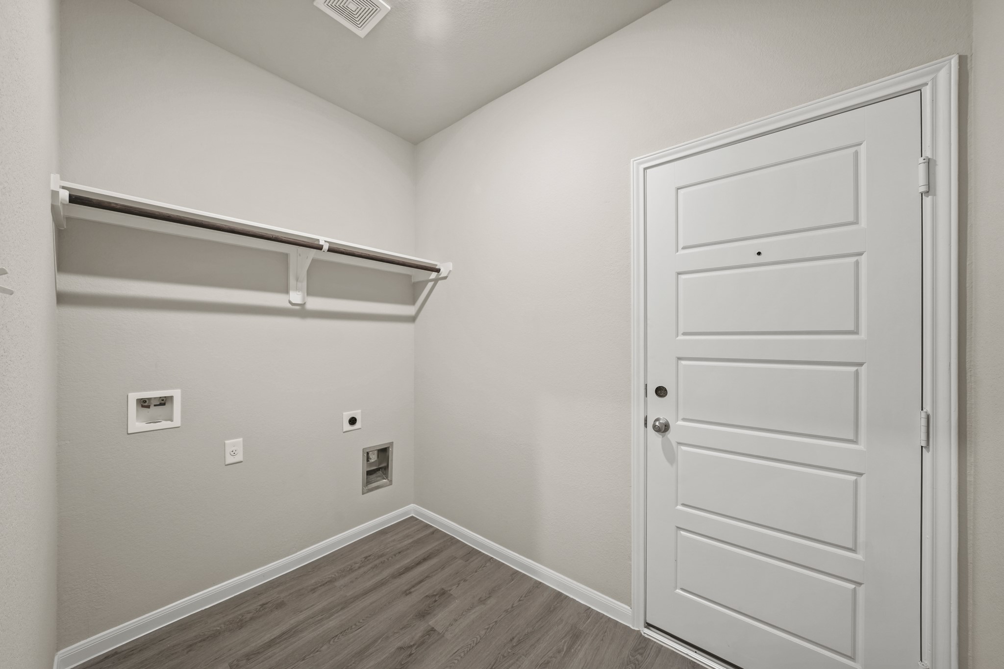 15013 Almeece Street Property Photo 10