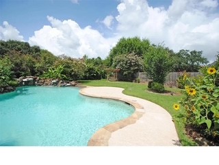 2731 Lakeside Village Drive Property Photo 4