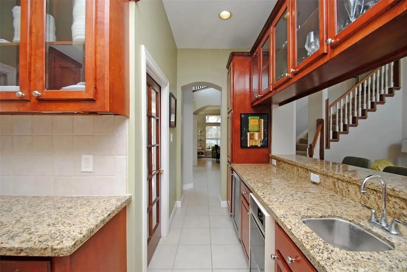 2731 Lakeside Village Drive Property Photo 12