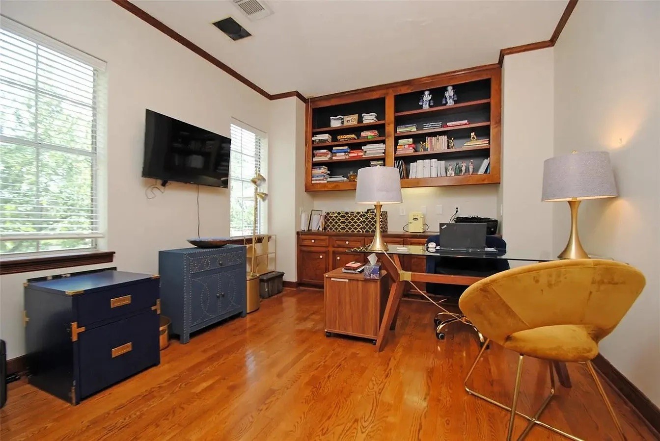 2731 Lakeside Village Drive Property Photo 21
