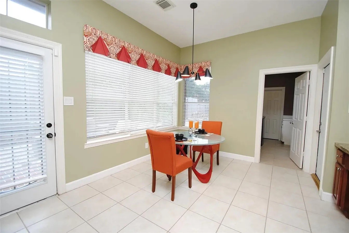 2731 Lakeside Village Drive Property Photo 25