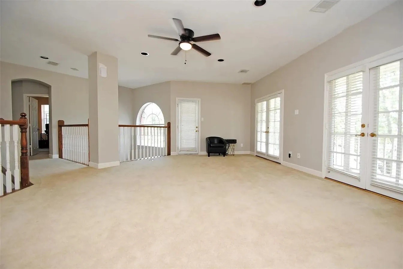 2731 Lakeside Village Drive Property Photo 28
