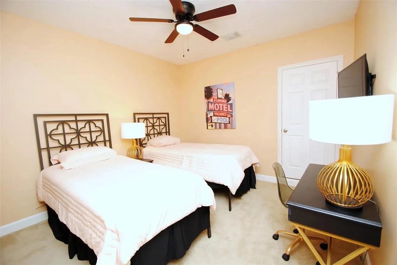 2731 Lakeside Village Drive Property Photo 29