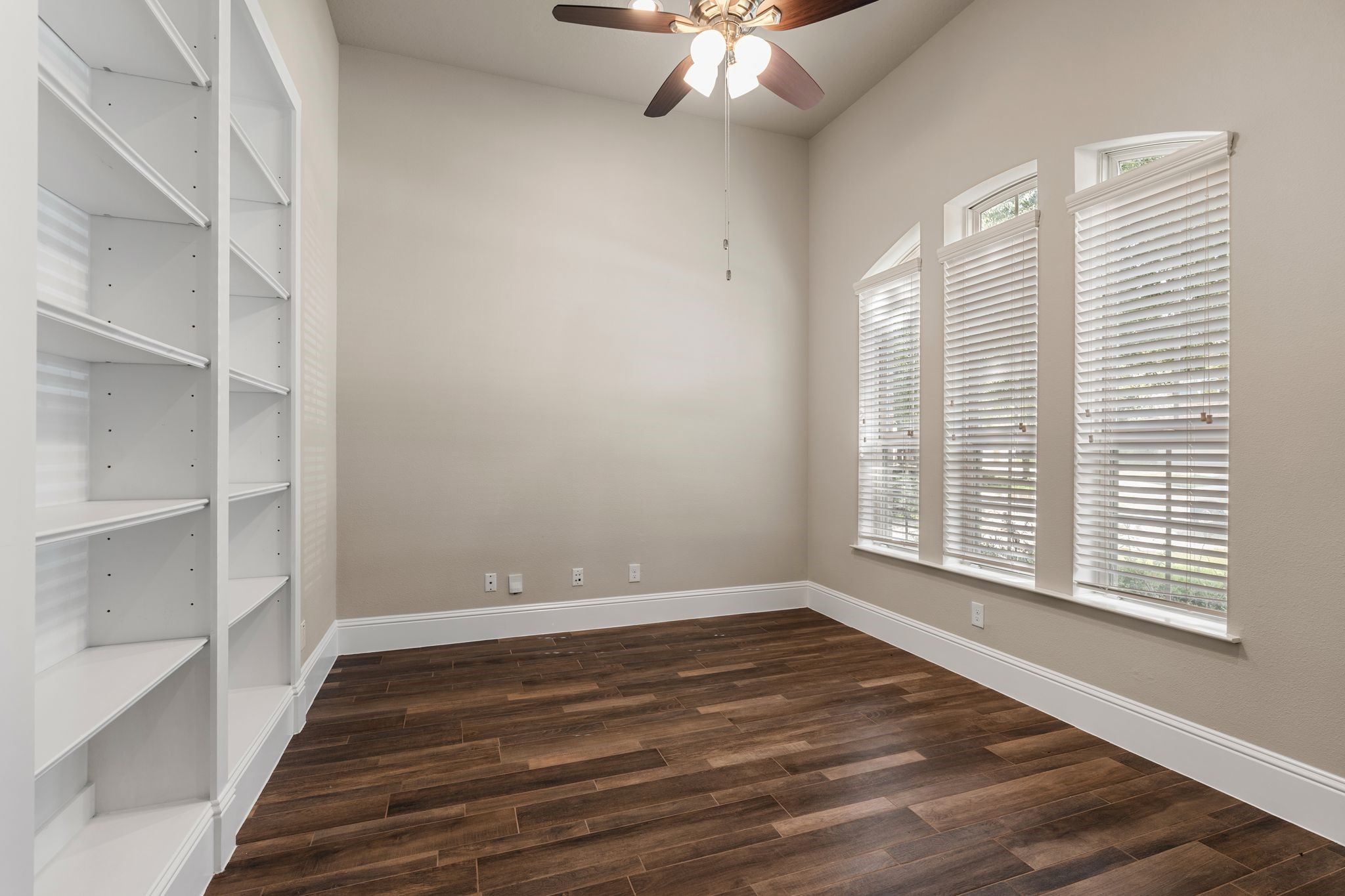19 Cohasset Place Property Photo 4