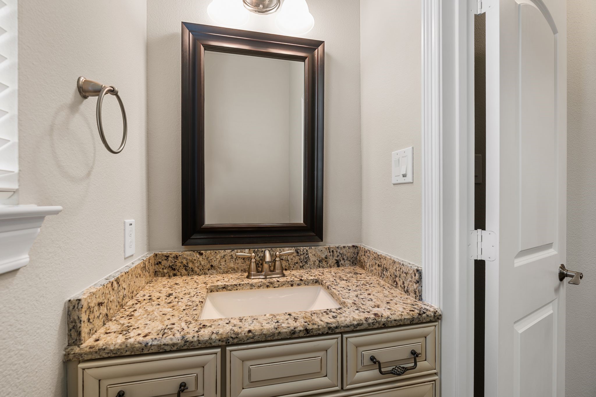 19 Cohasset Place Property Photo 5