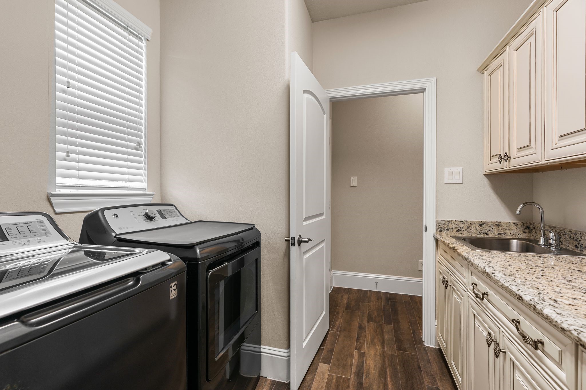19 Cohasset Place Property Photo 6