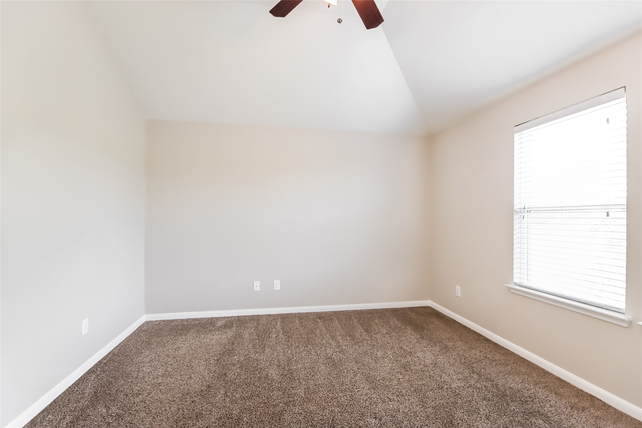 18702 Walden Glen Circle Property Photo 8