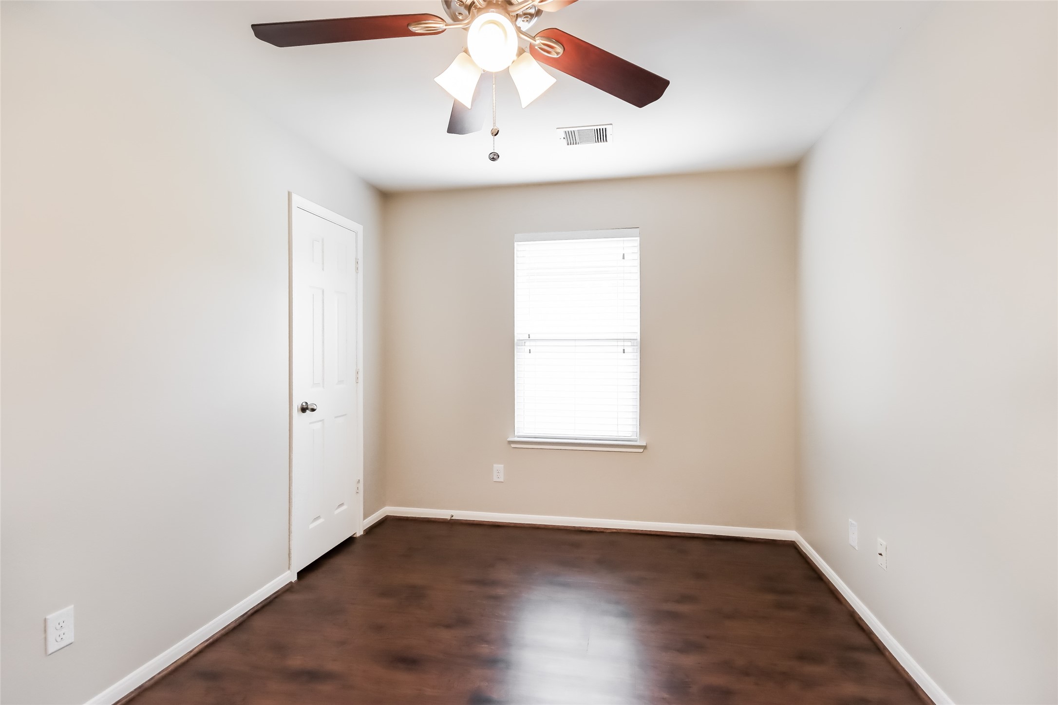 18702 Walden Glen Circle Property Photo 11