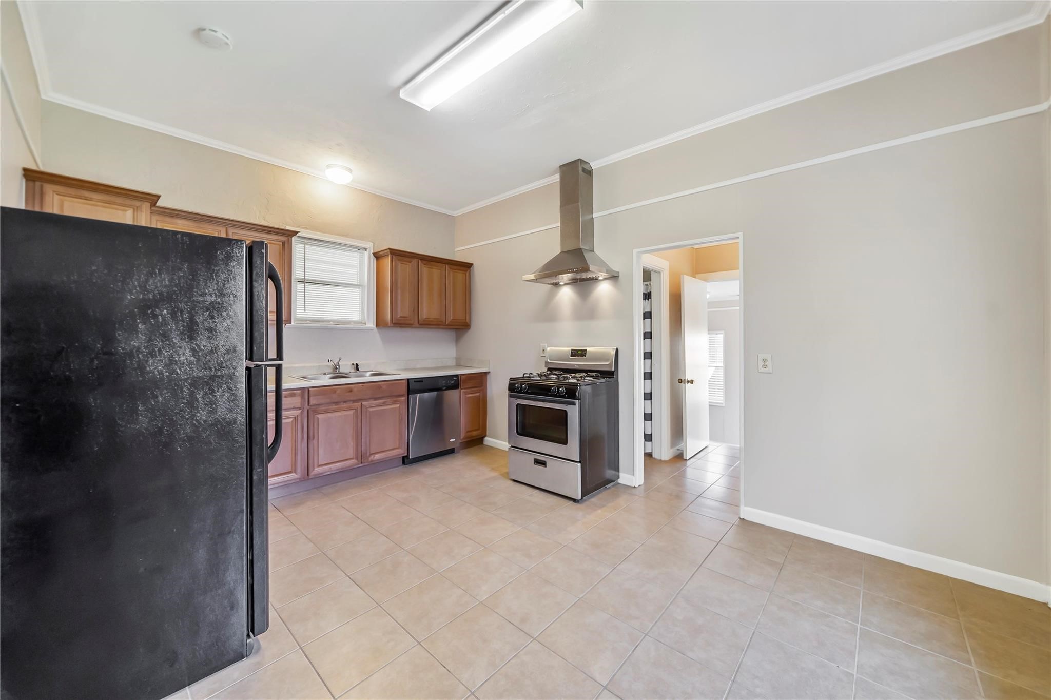 709 E 26th Street Property Photo 14
