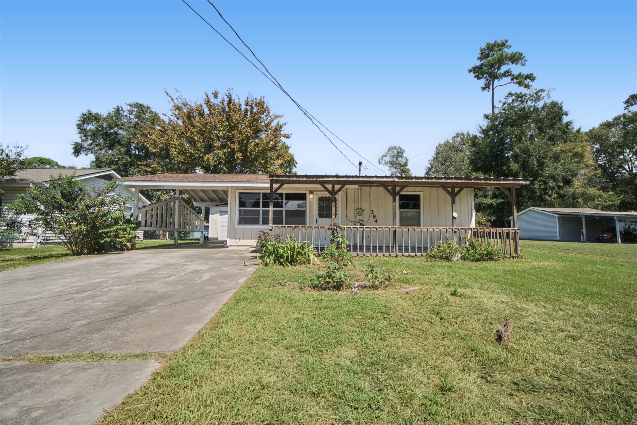 384 Lakeview Drive Property Photo 1