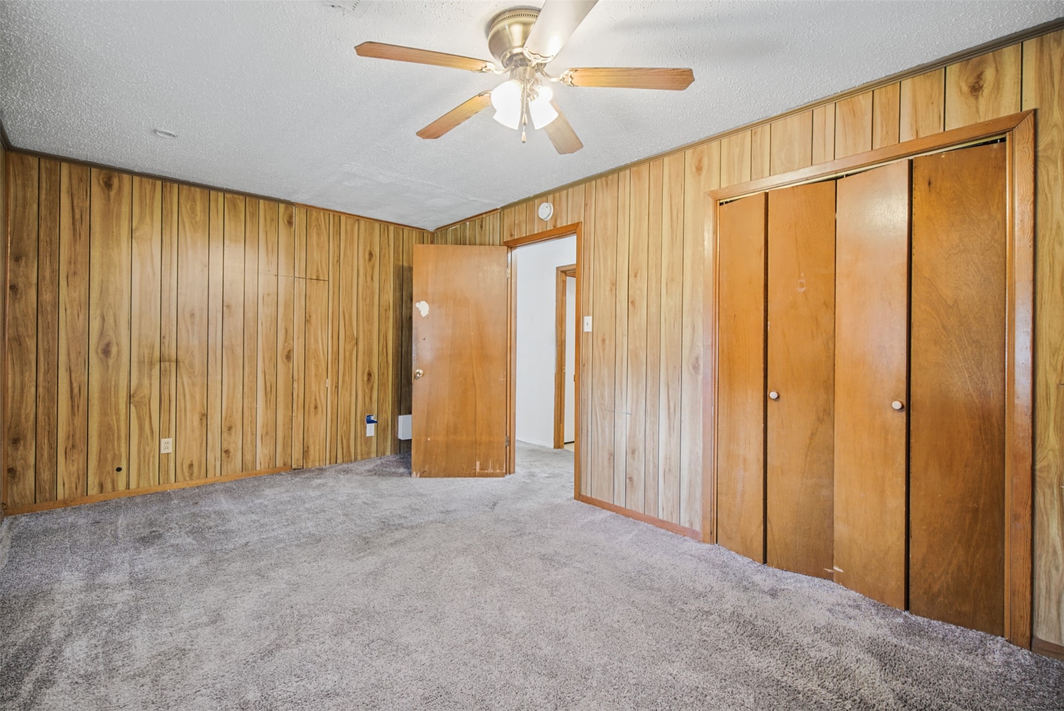 384 Lakeview Drive Property Photo 11