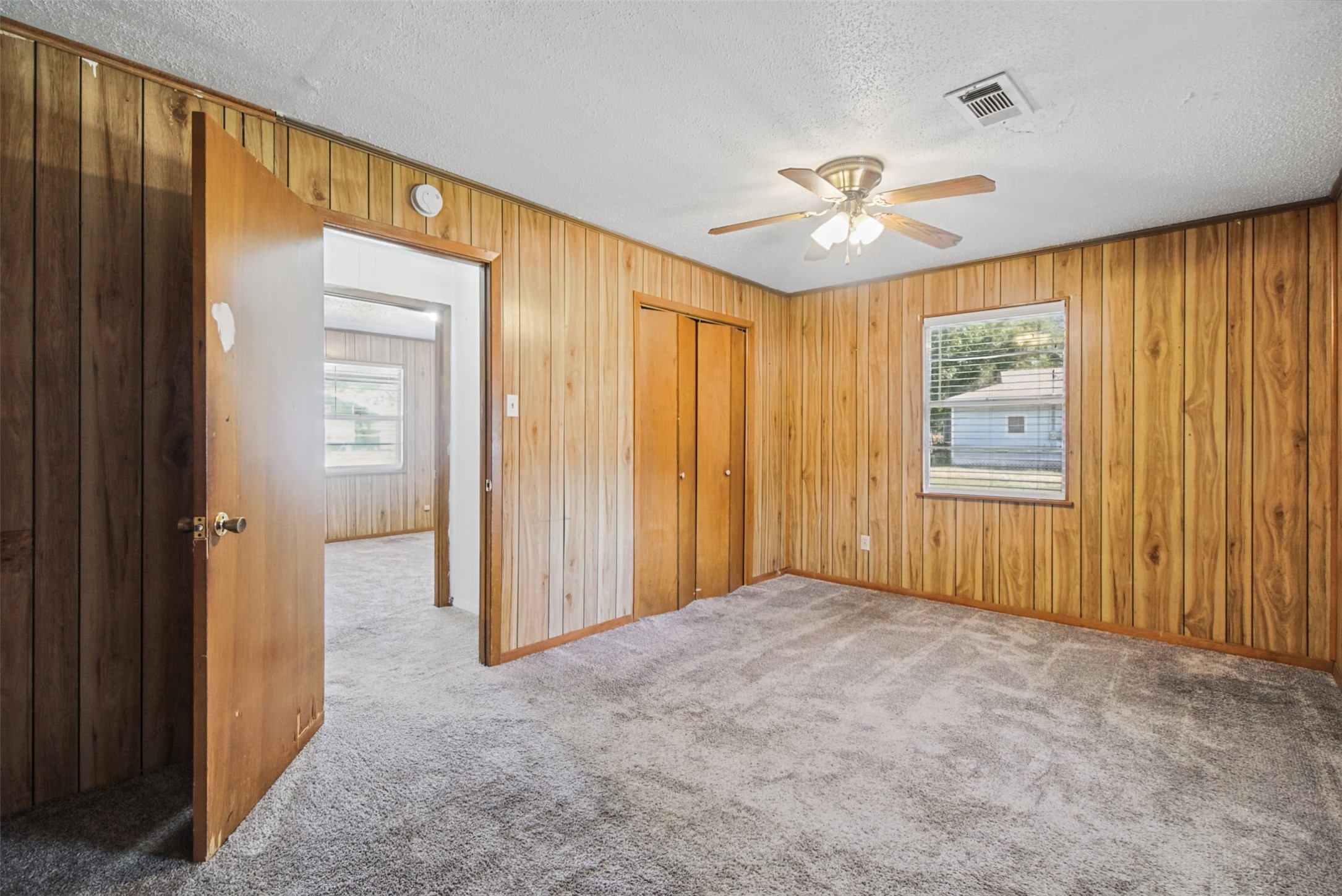 384 Lakeview Drive Property Photo 12