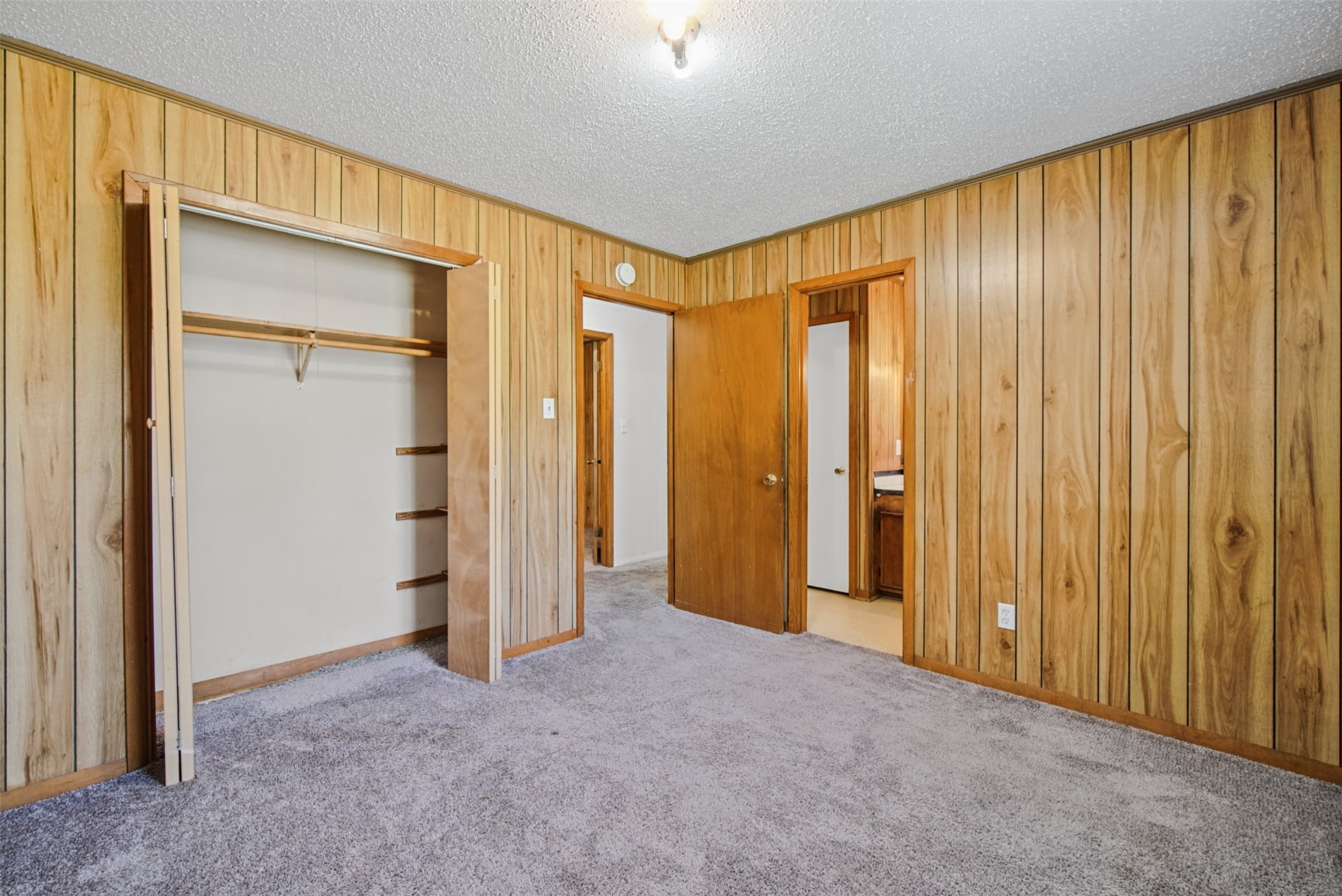 384 Lakeview Drive Property Photo 13