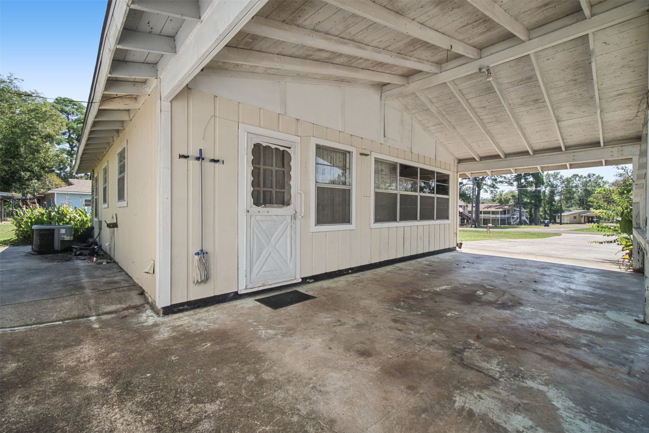 384 Lakeview Drive Property Photo 16