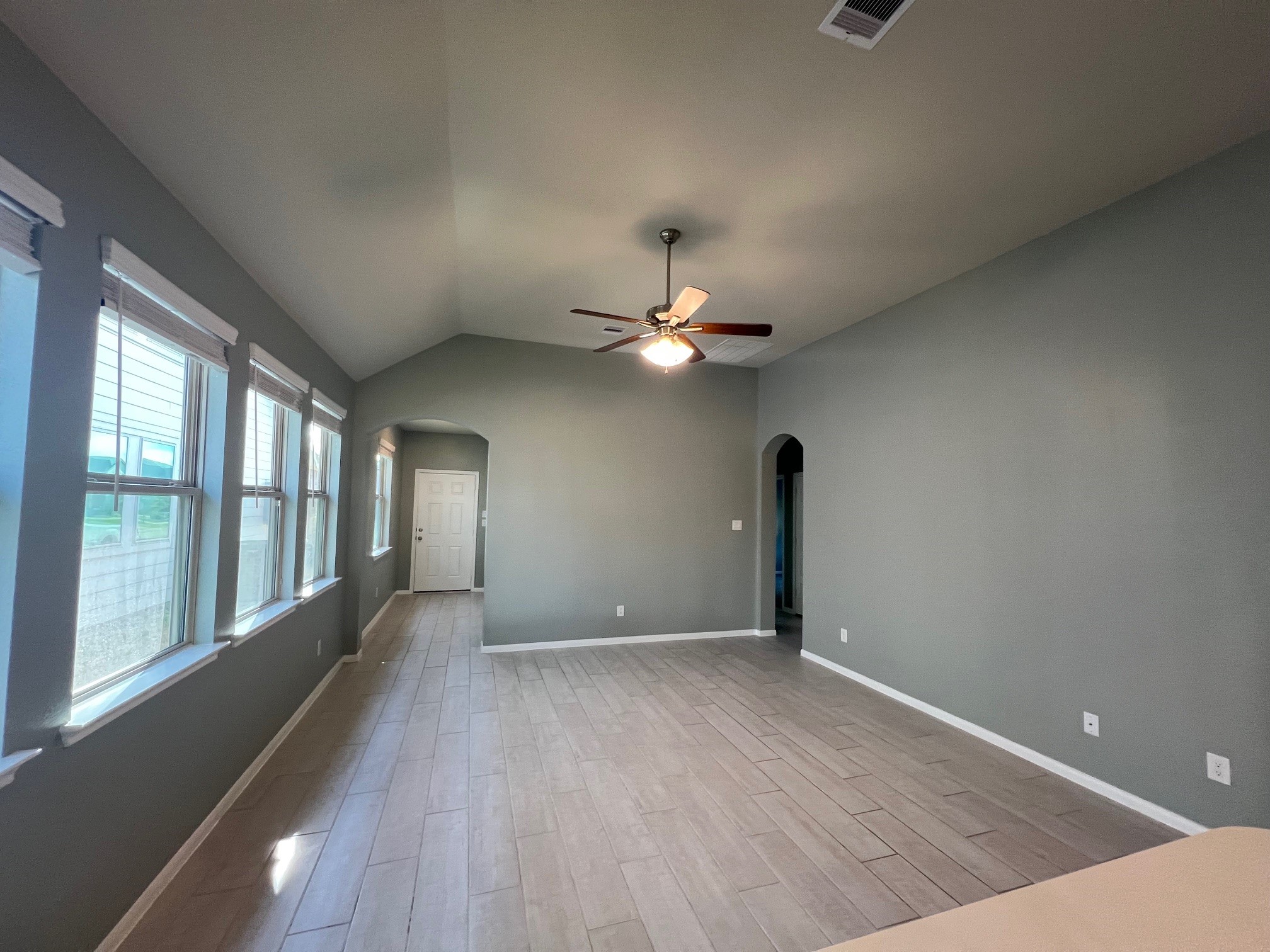 1131 Bluebonnet Trail Property Photo 3