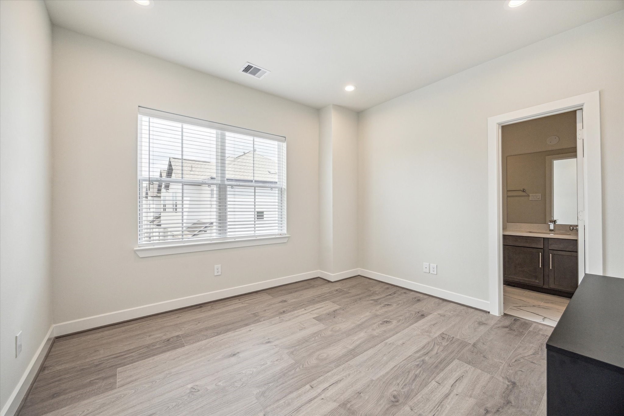 141 Eastwood Street Property Photo 27