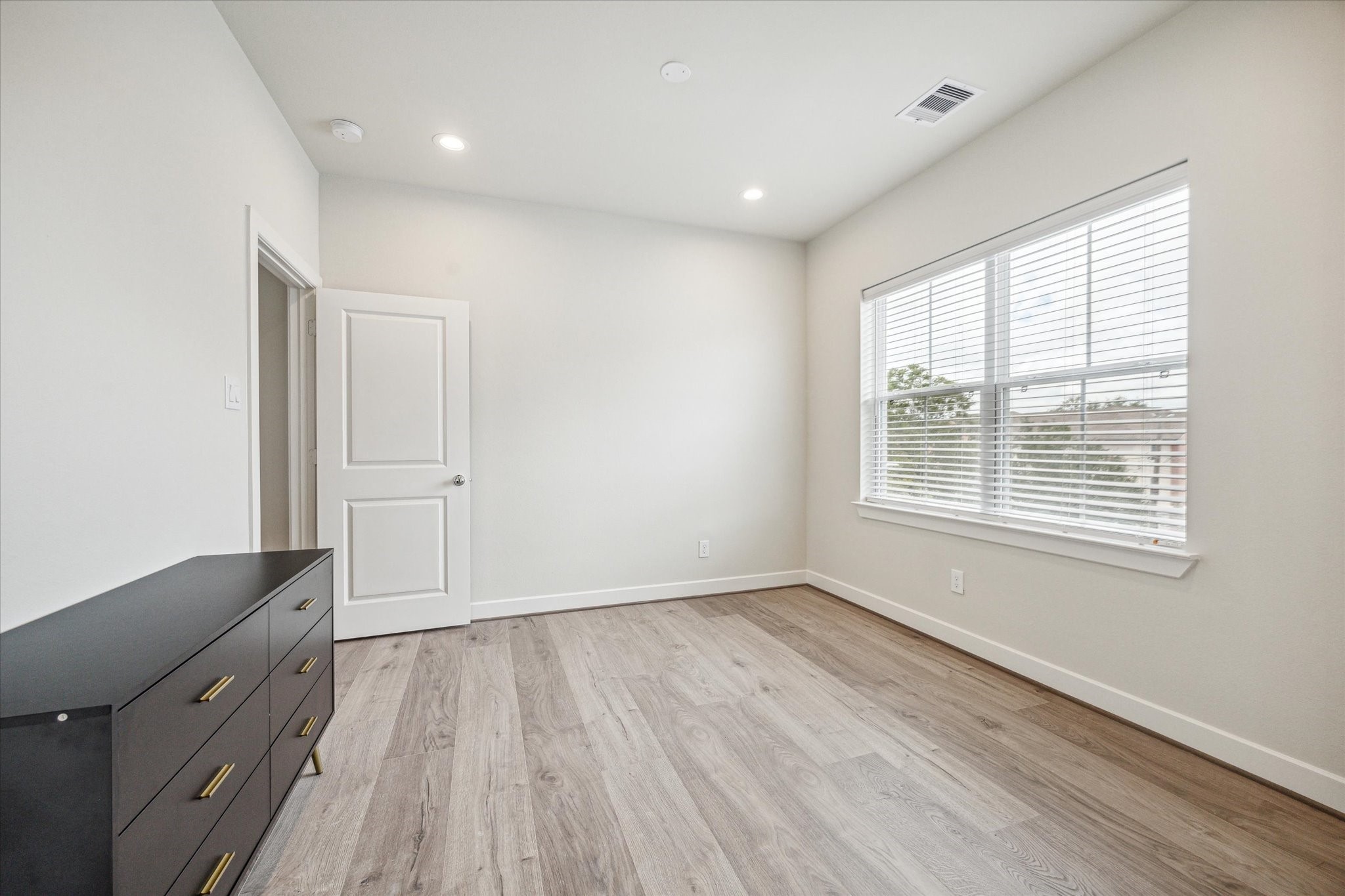141 Eastwood Street Property Photo 28