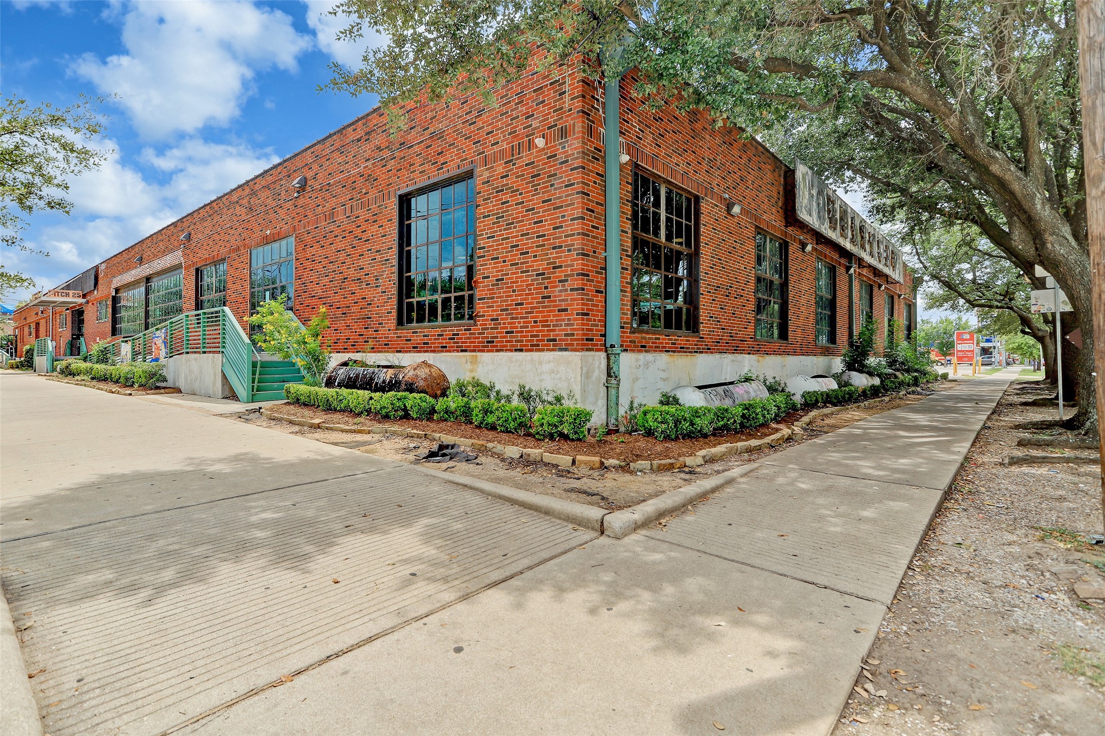 141 Eastwood Street Property Photo 42