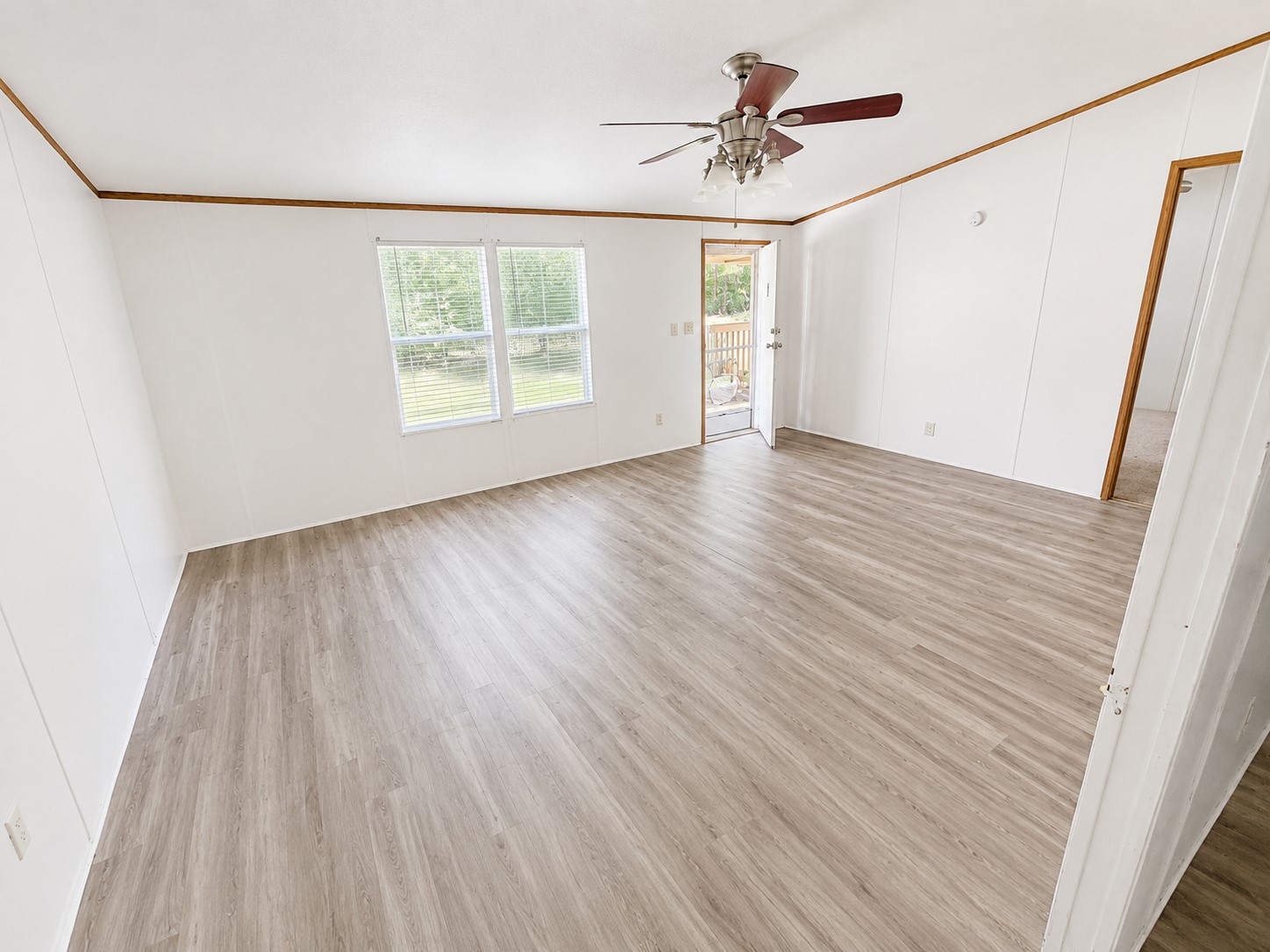 120 Acorn Property Photo 4
