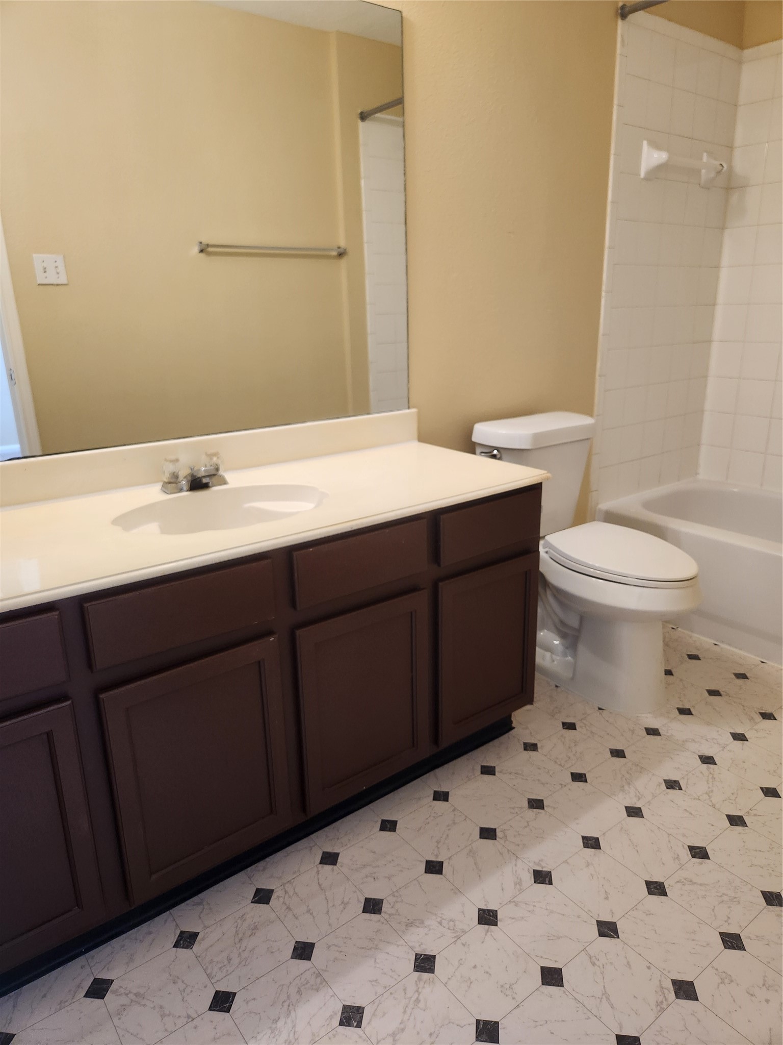 7631 Goudin Drive Property Photo 11