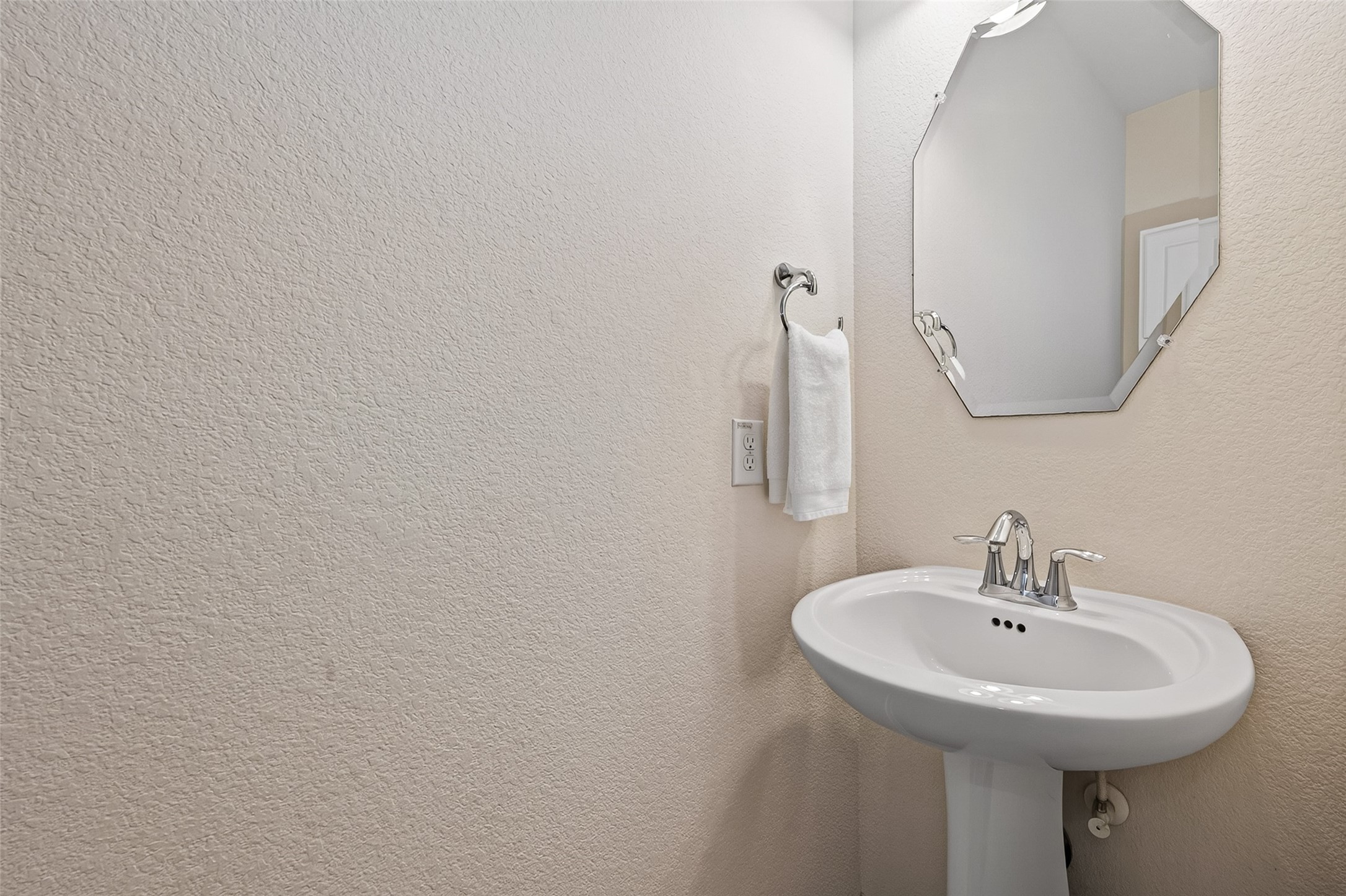 7102 Baitland Drive Property Photo 17