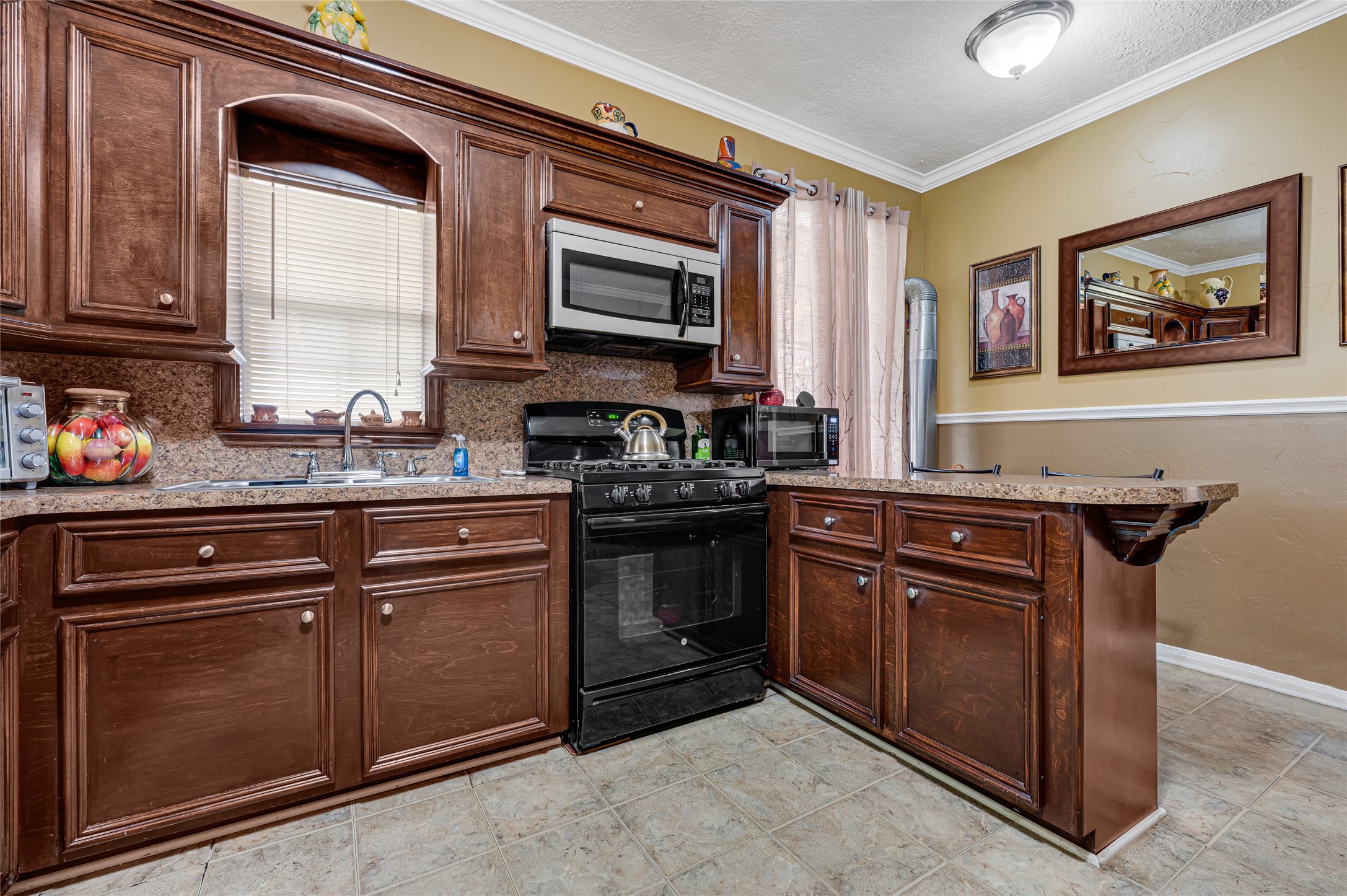 230 Lenox Street Property Photo 10